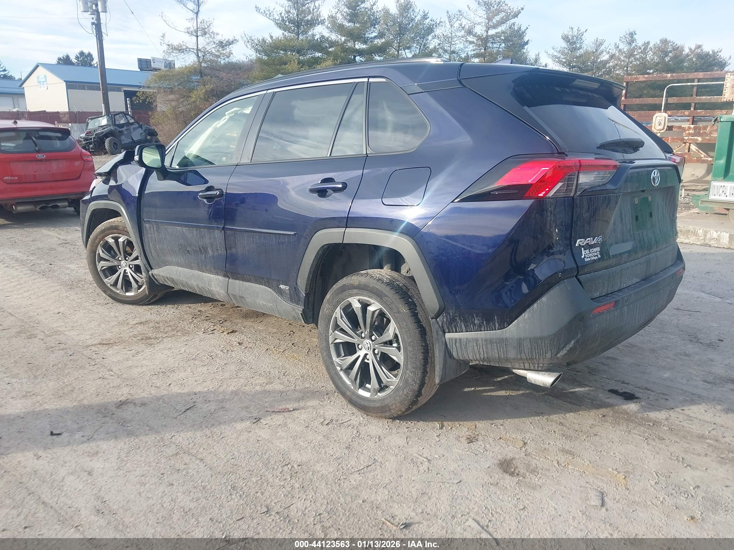 TOYOTA RAV4 image 3