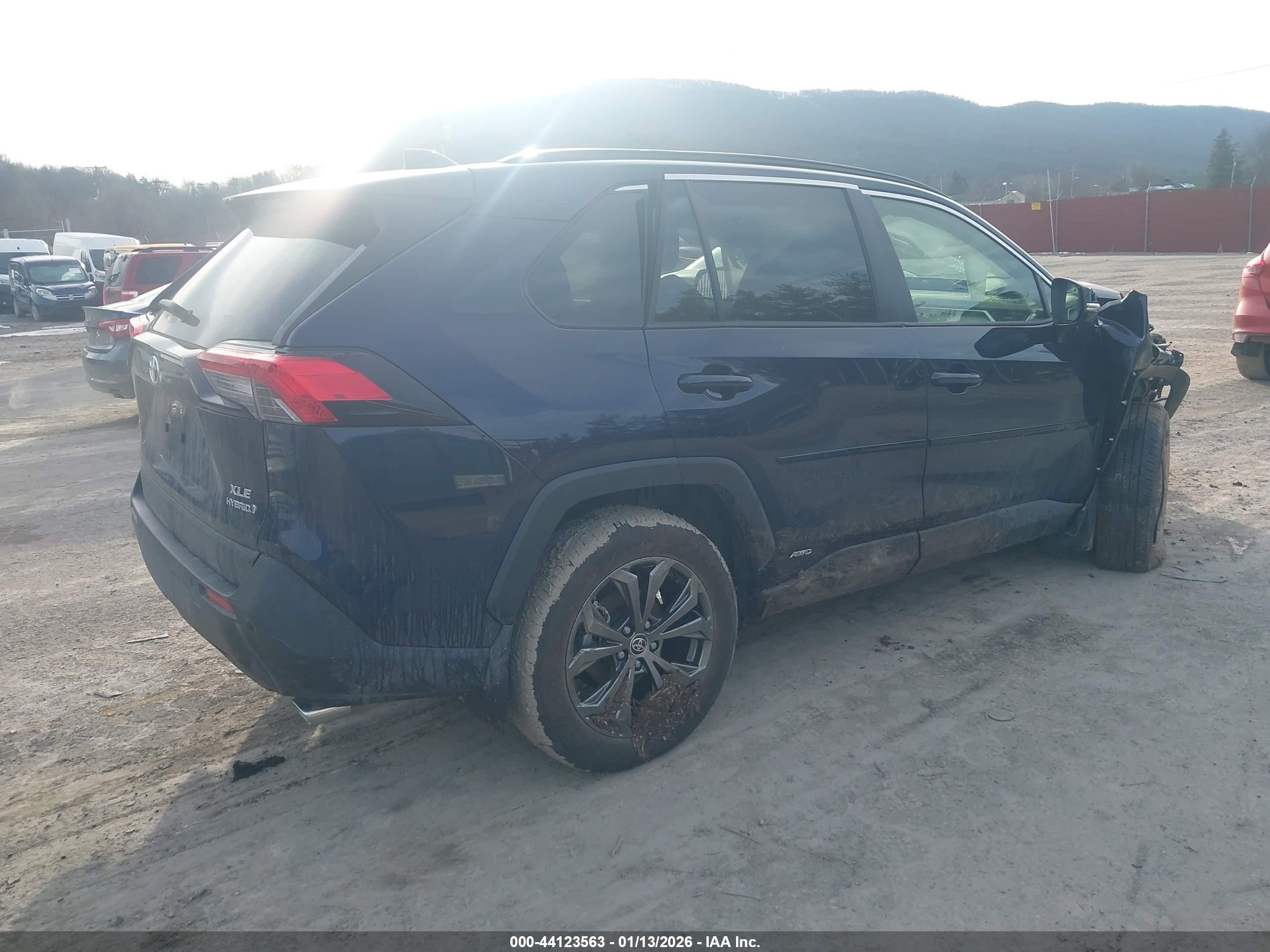 TOYOTA RAV4 image 4