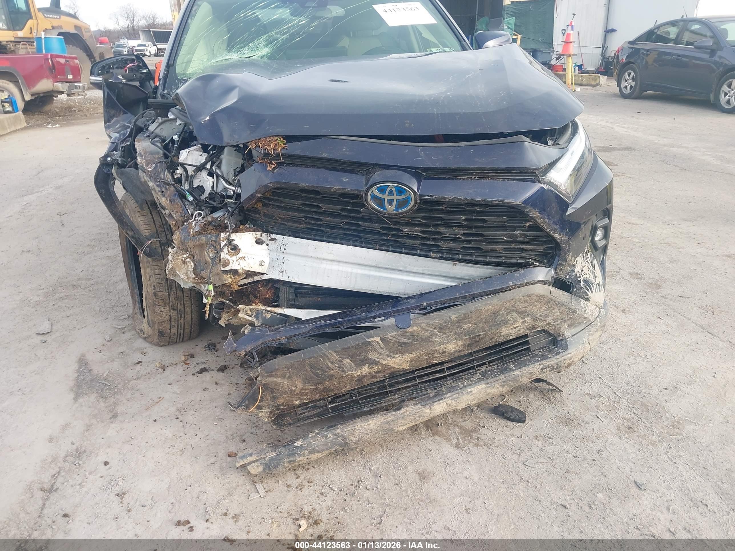 TOYOTA RAV4 image 6