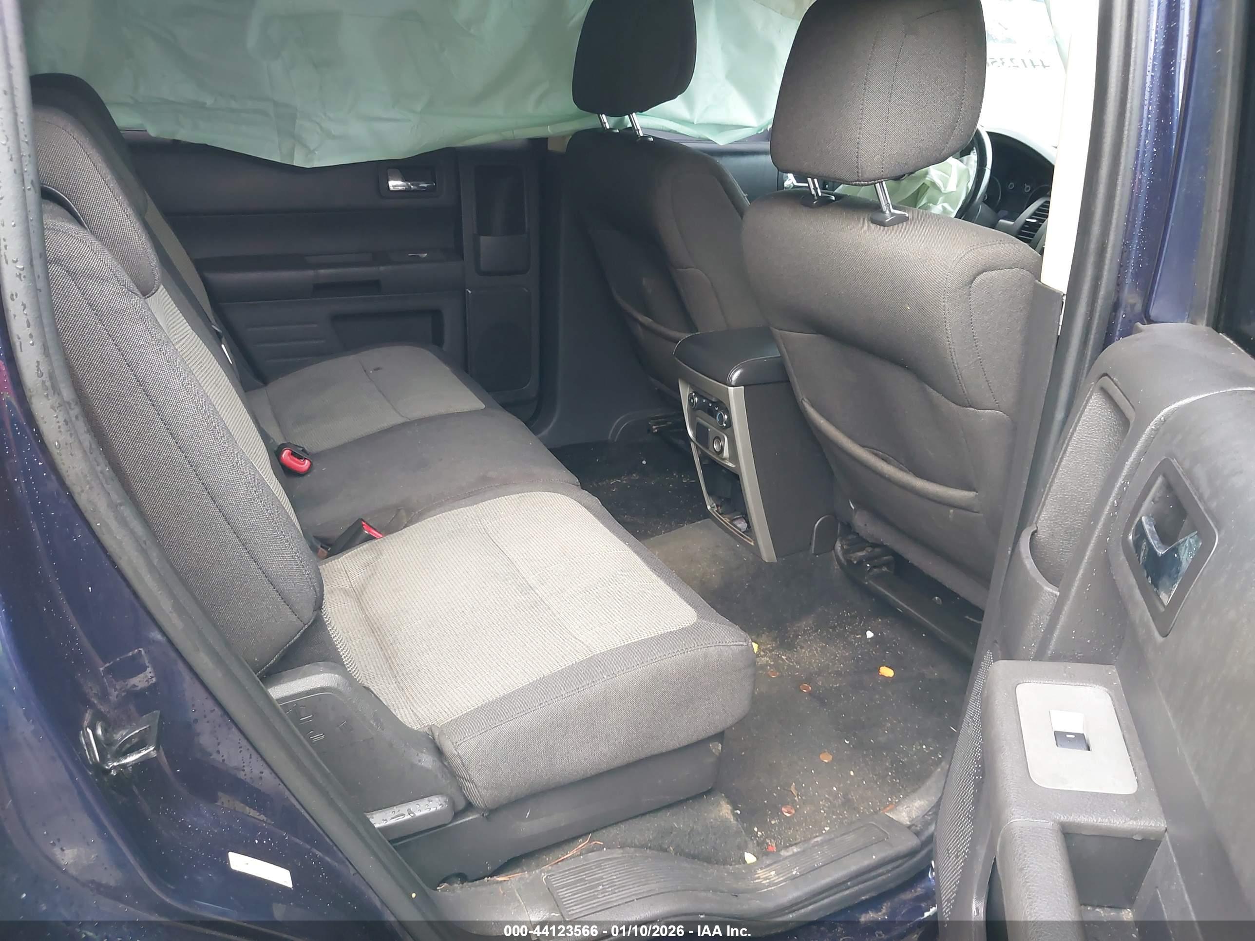 FORD FLEX image 8