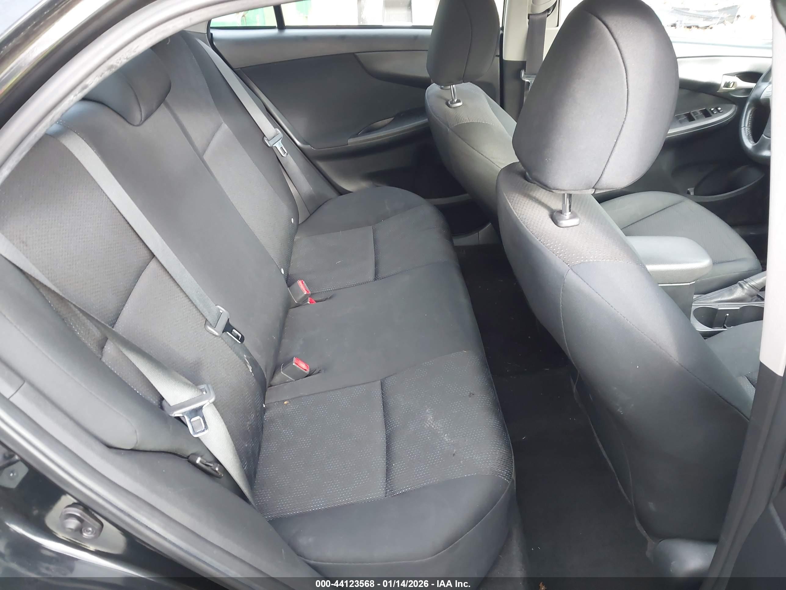 TOYOTA COROLLA image 8