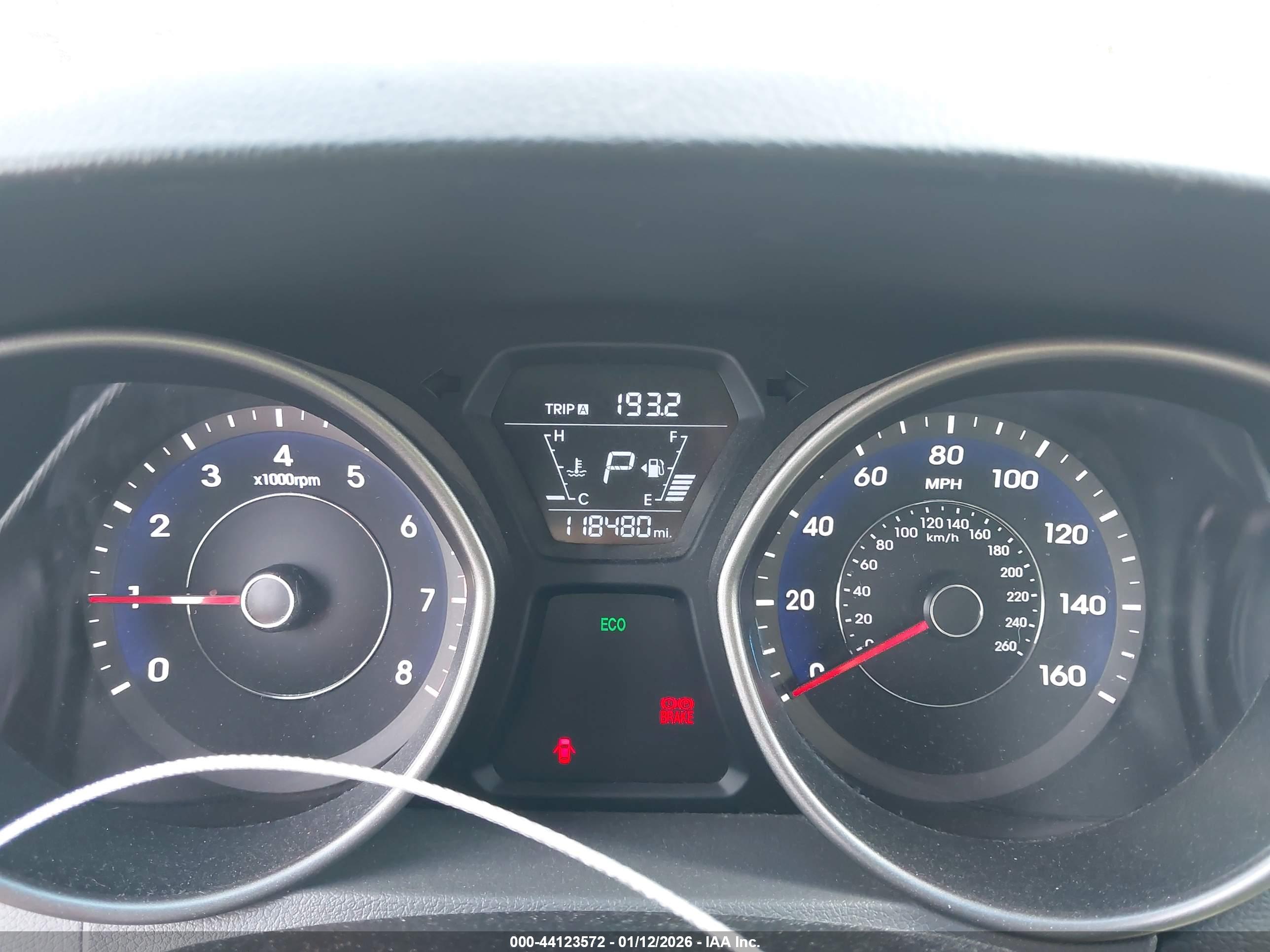 HYUNDAI ELANTRA image 7