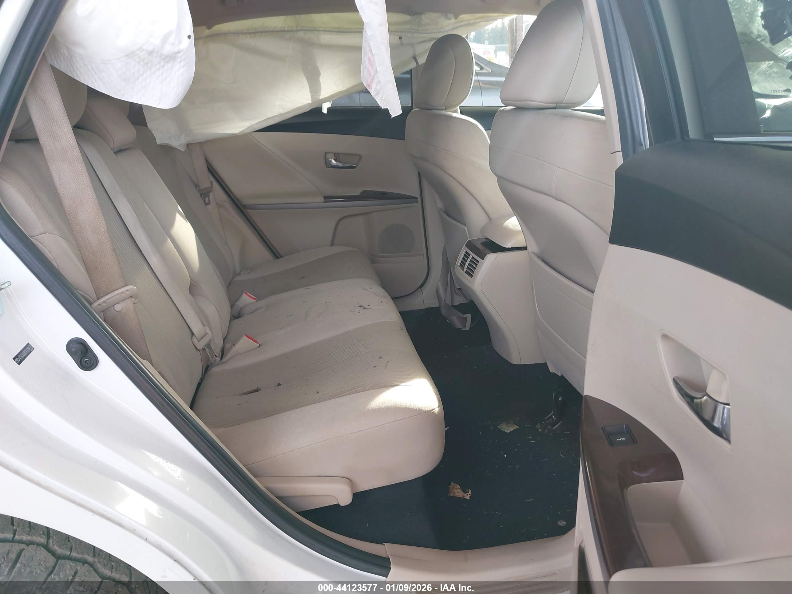 TOYOTA VENZA image 8