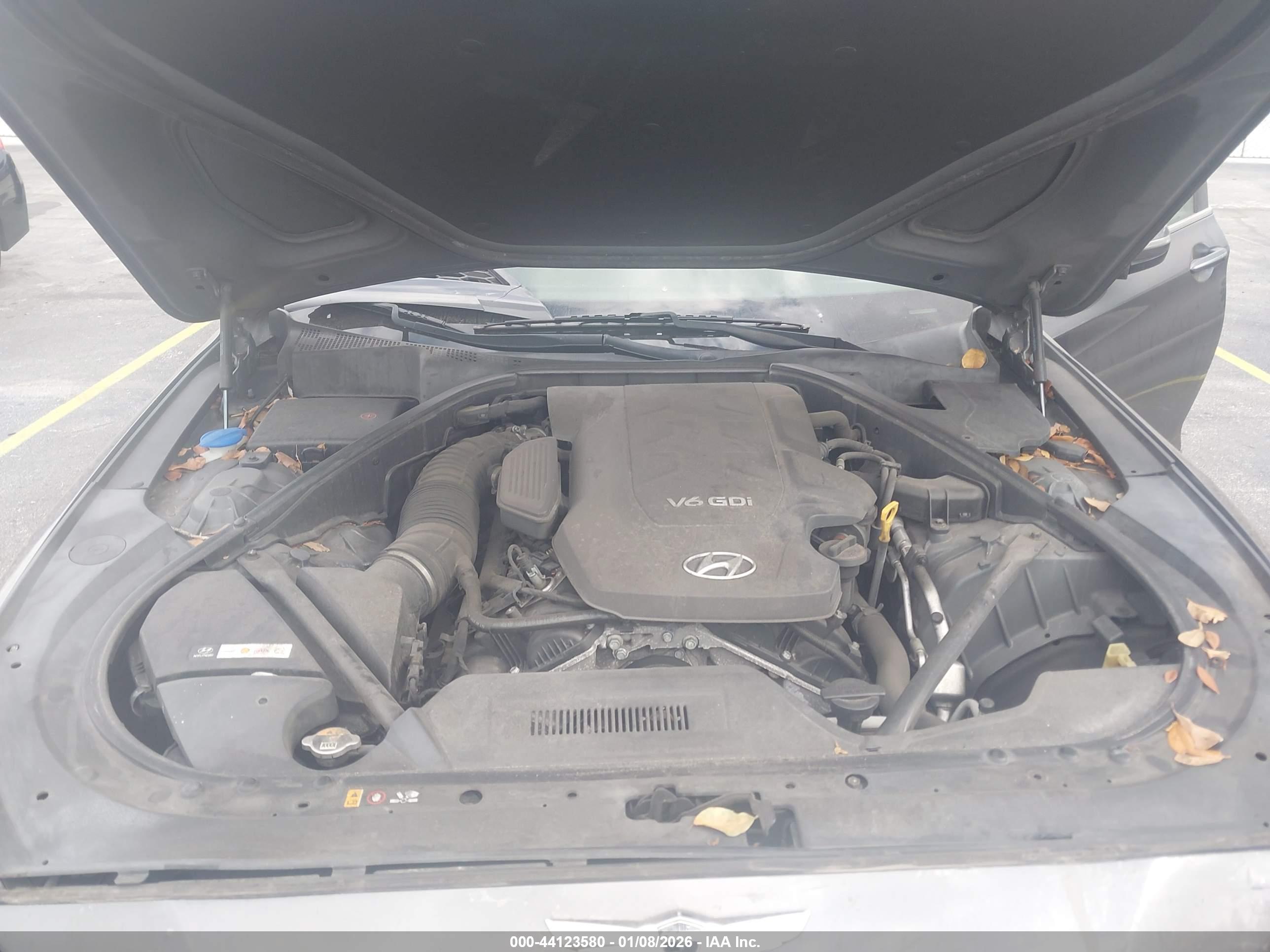 HYUNDAI GENESIS image 10