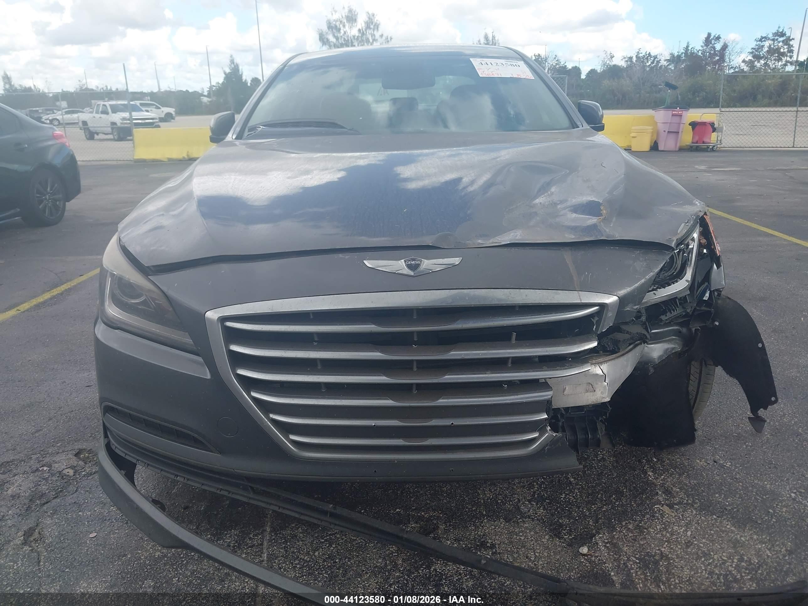 HYUNDAI GENESIS image 6
