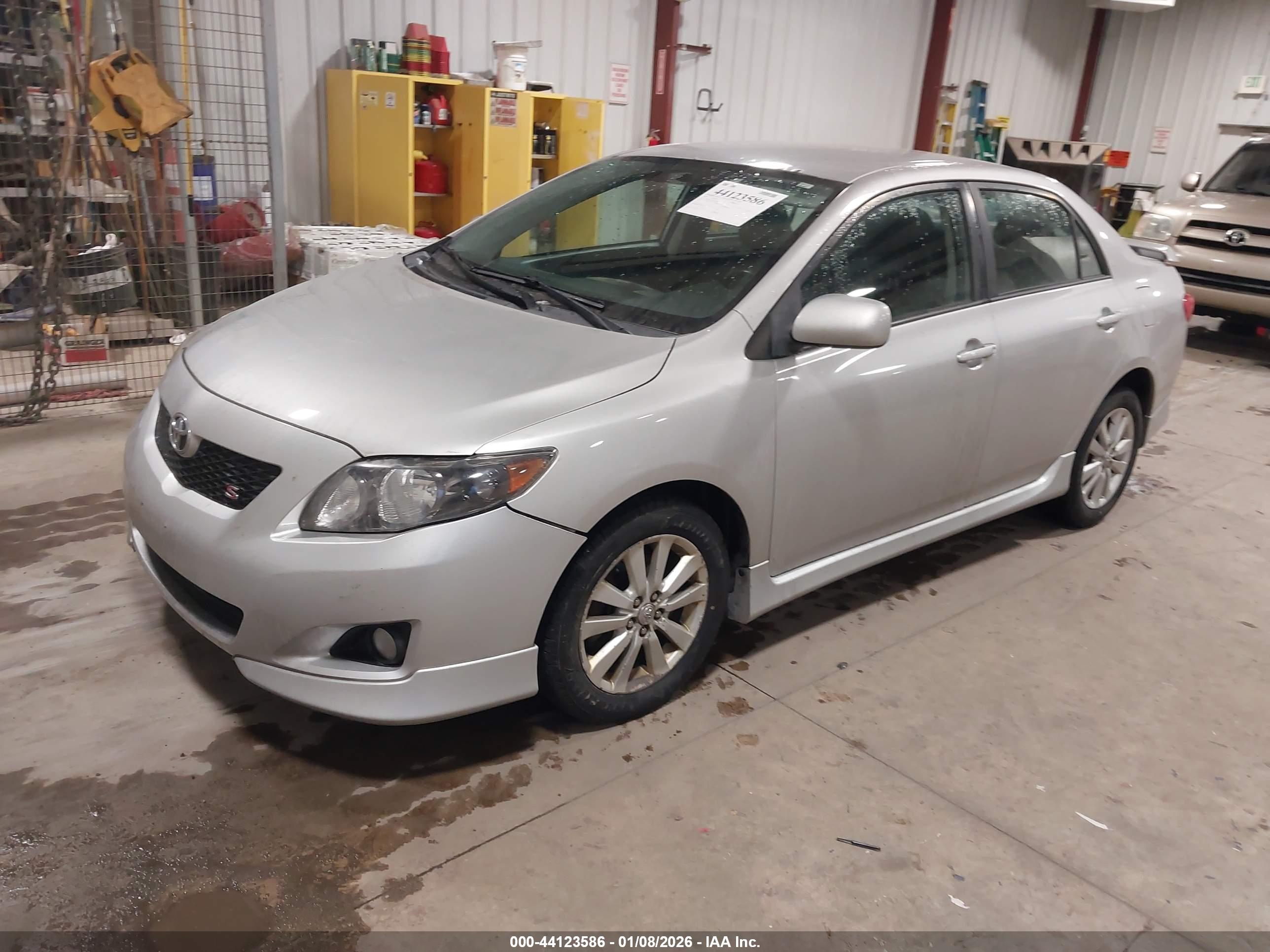 TOYOTA COROLLA image 2