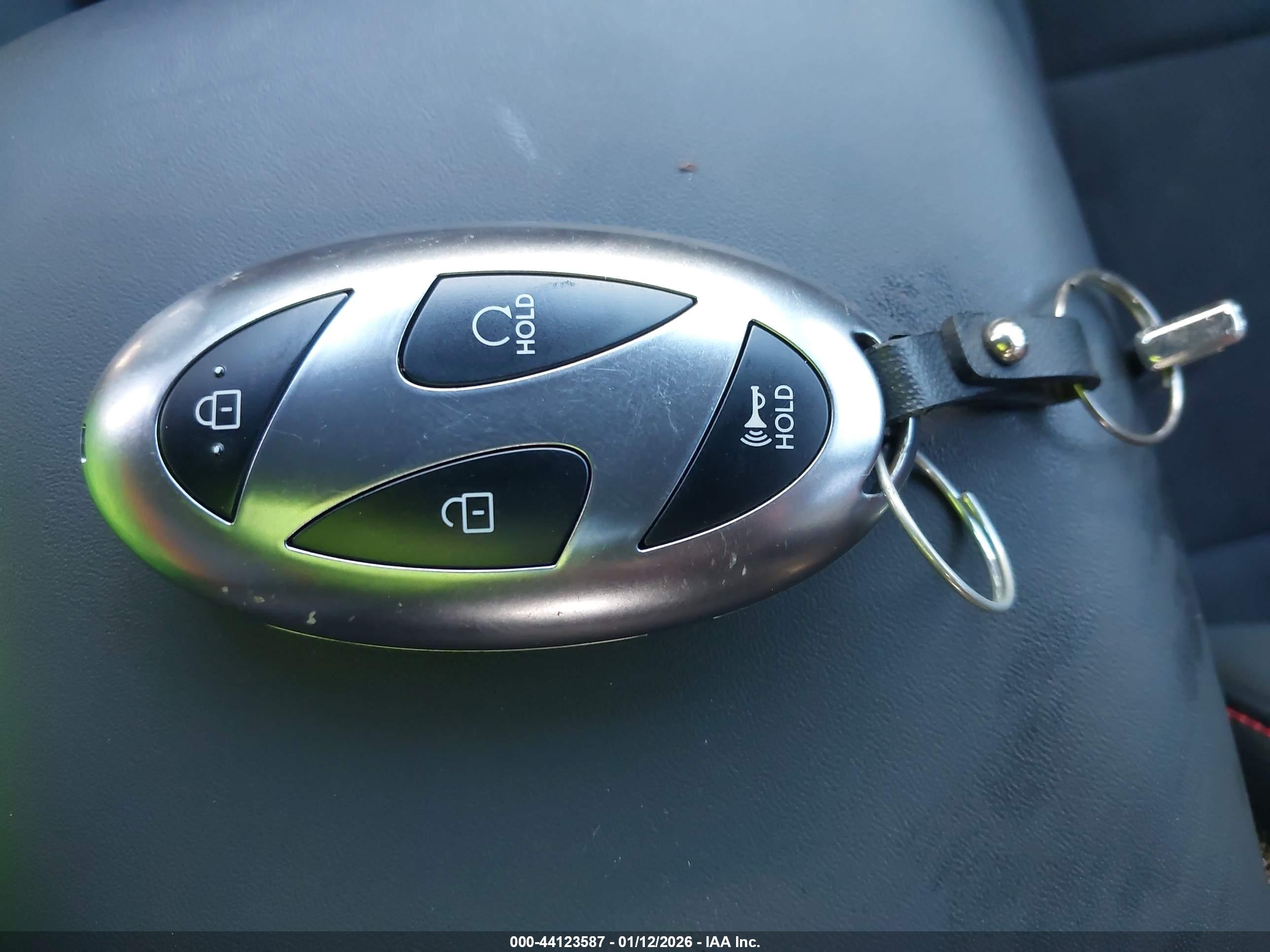 HYUNDAI KONA image 11