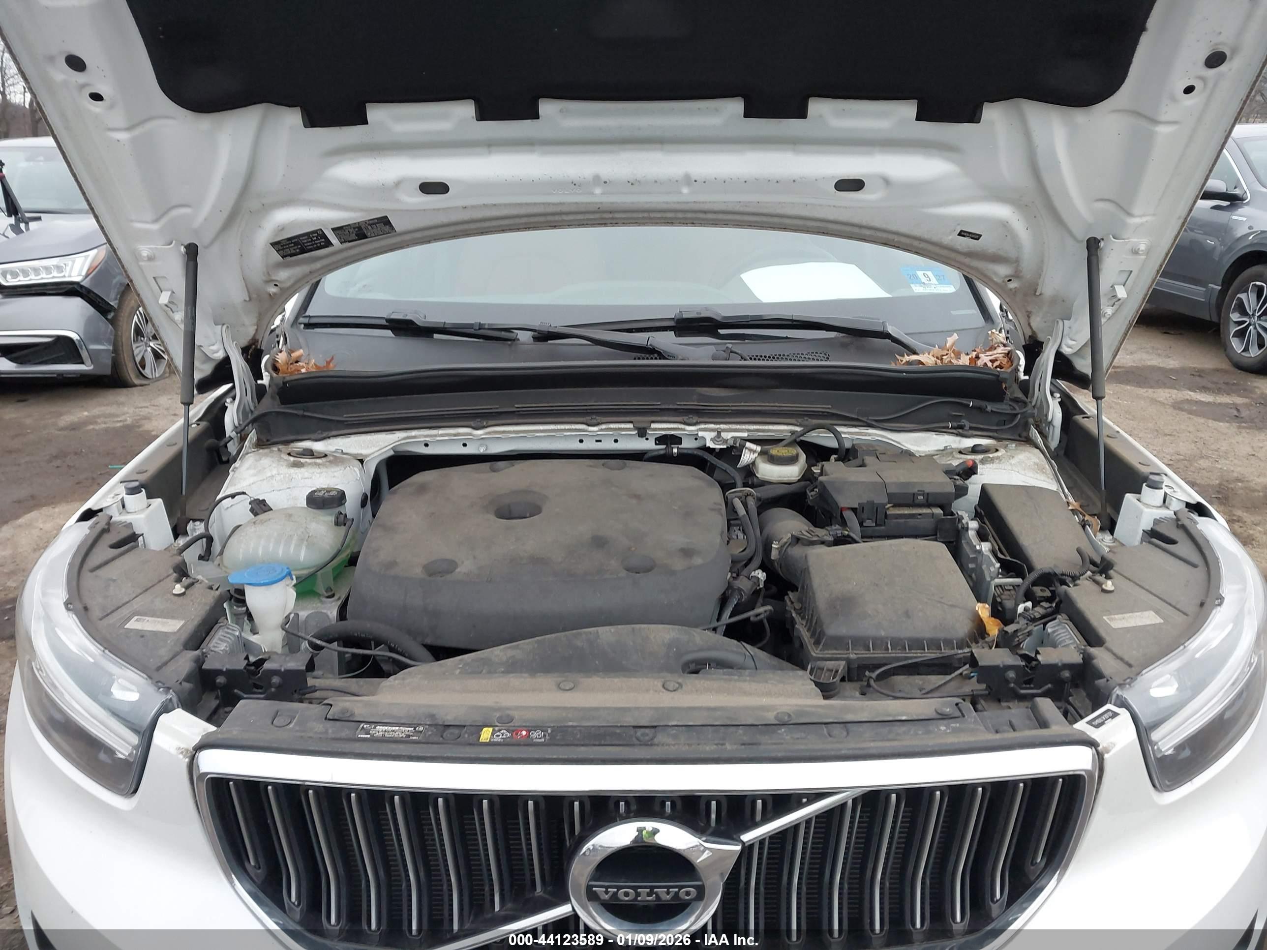 VOLVO XC40 image 10
