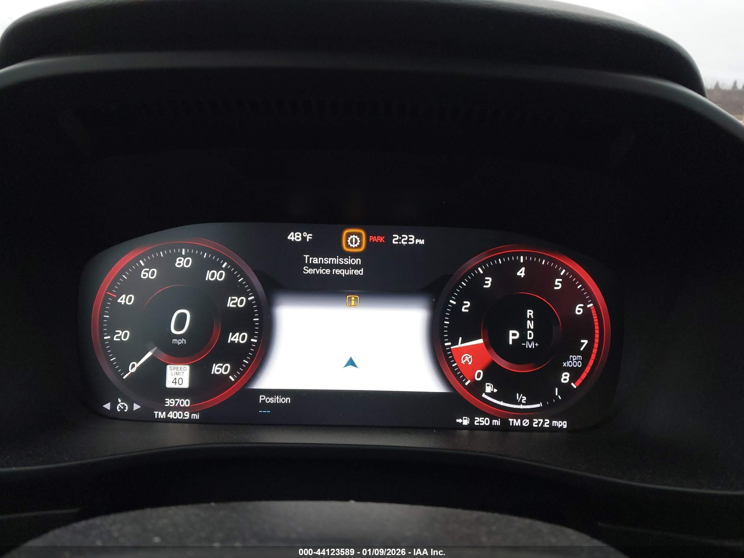 VOLVO XC40 image 7