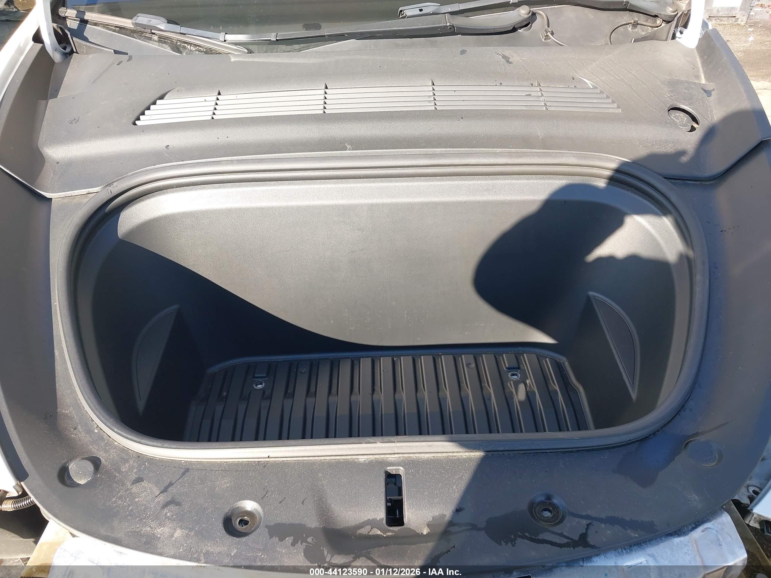 TESLA MODEL image 10