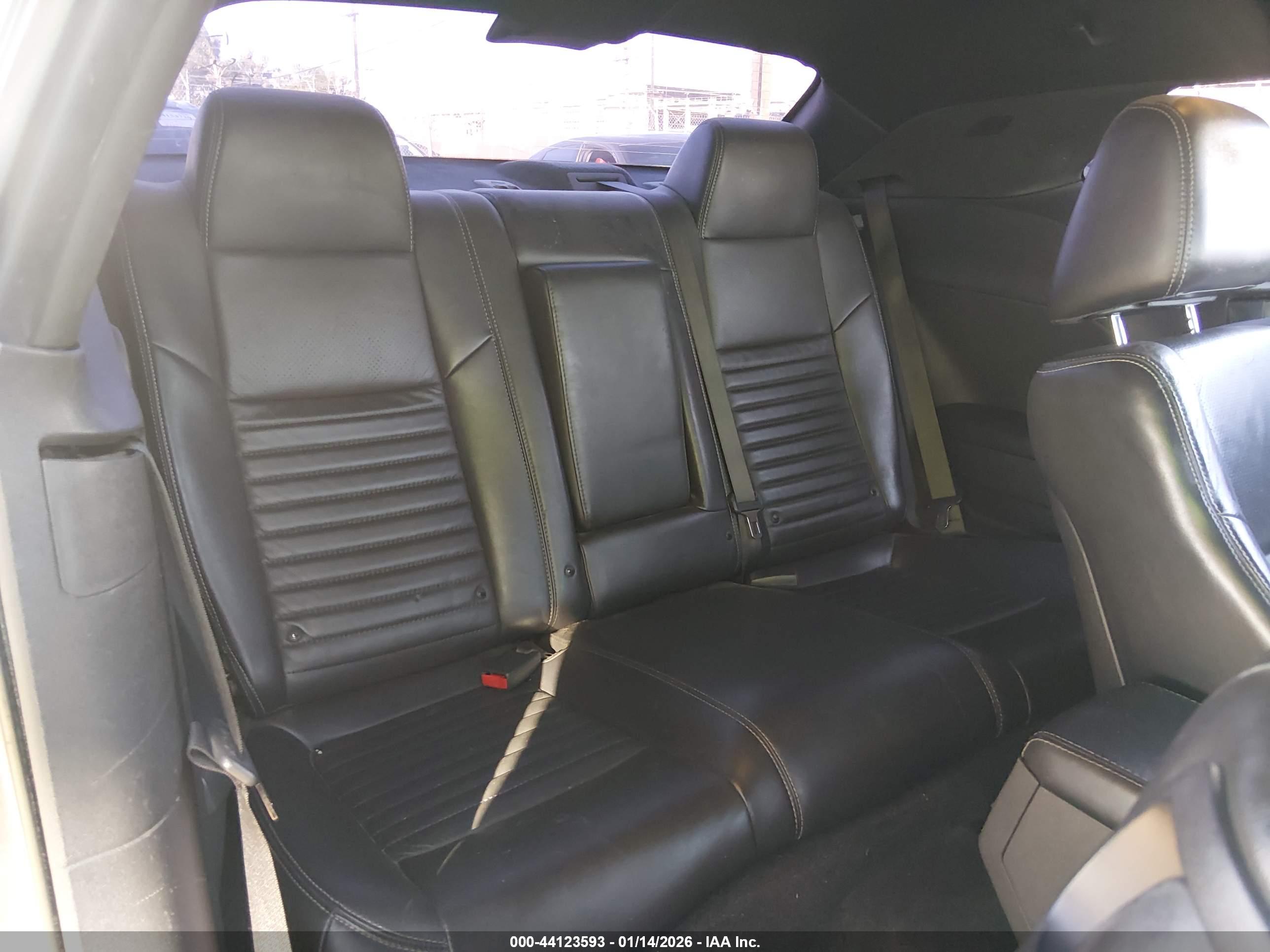 DODGE CHALLENGER image 8