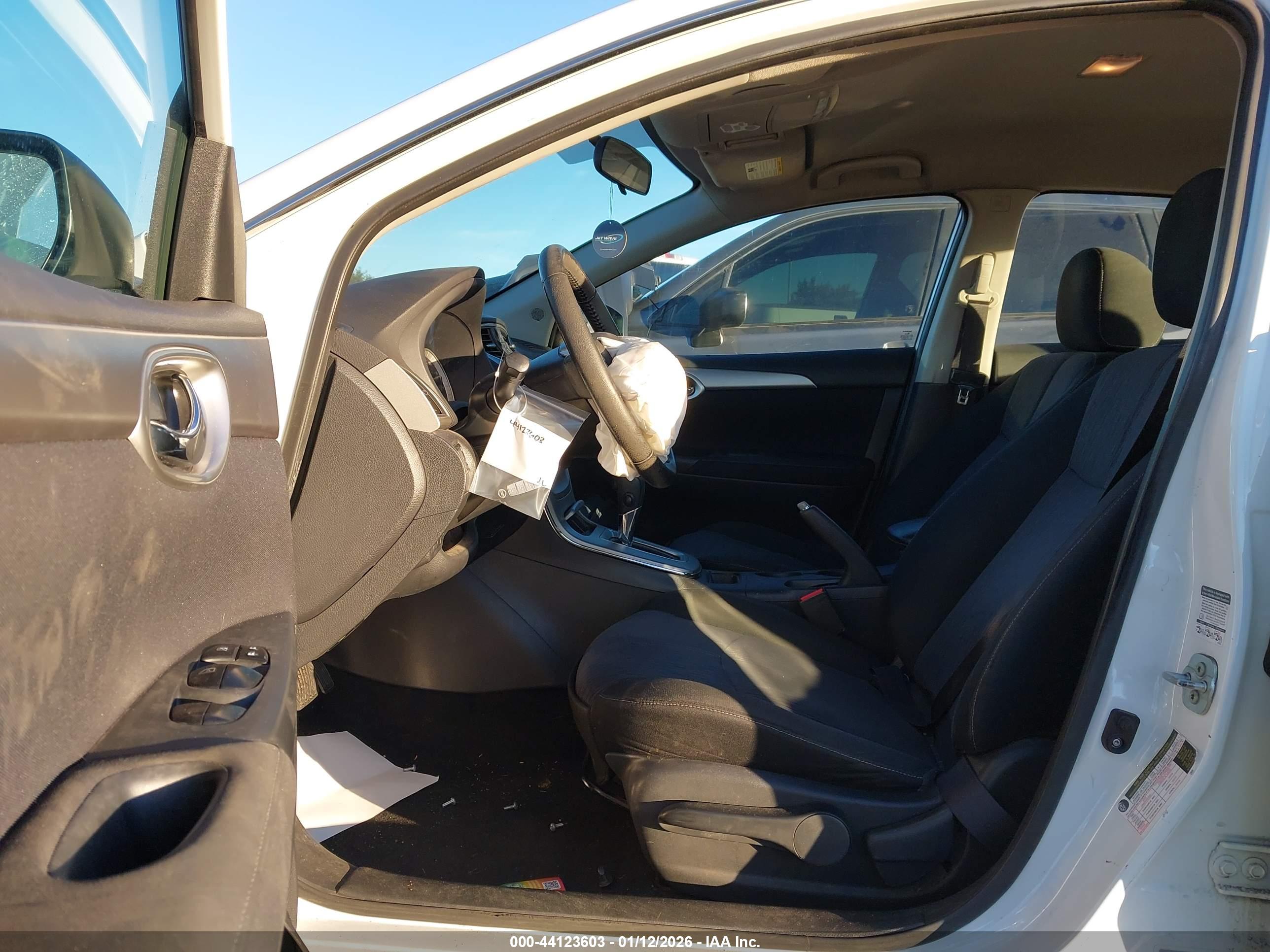 NISSAN SENTRA image 5