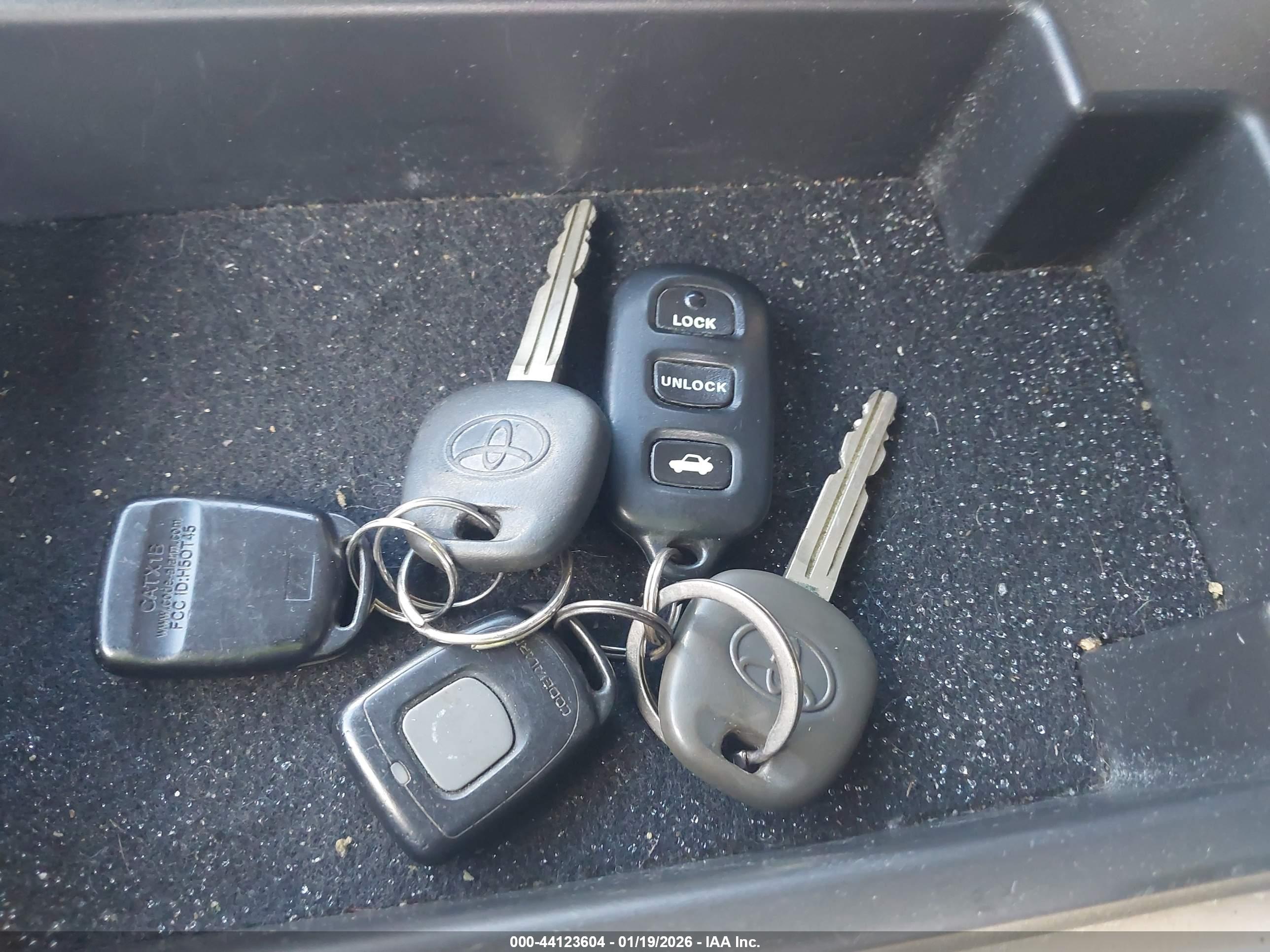 TOYOTA CAMRY image 11
