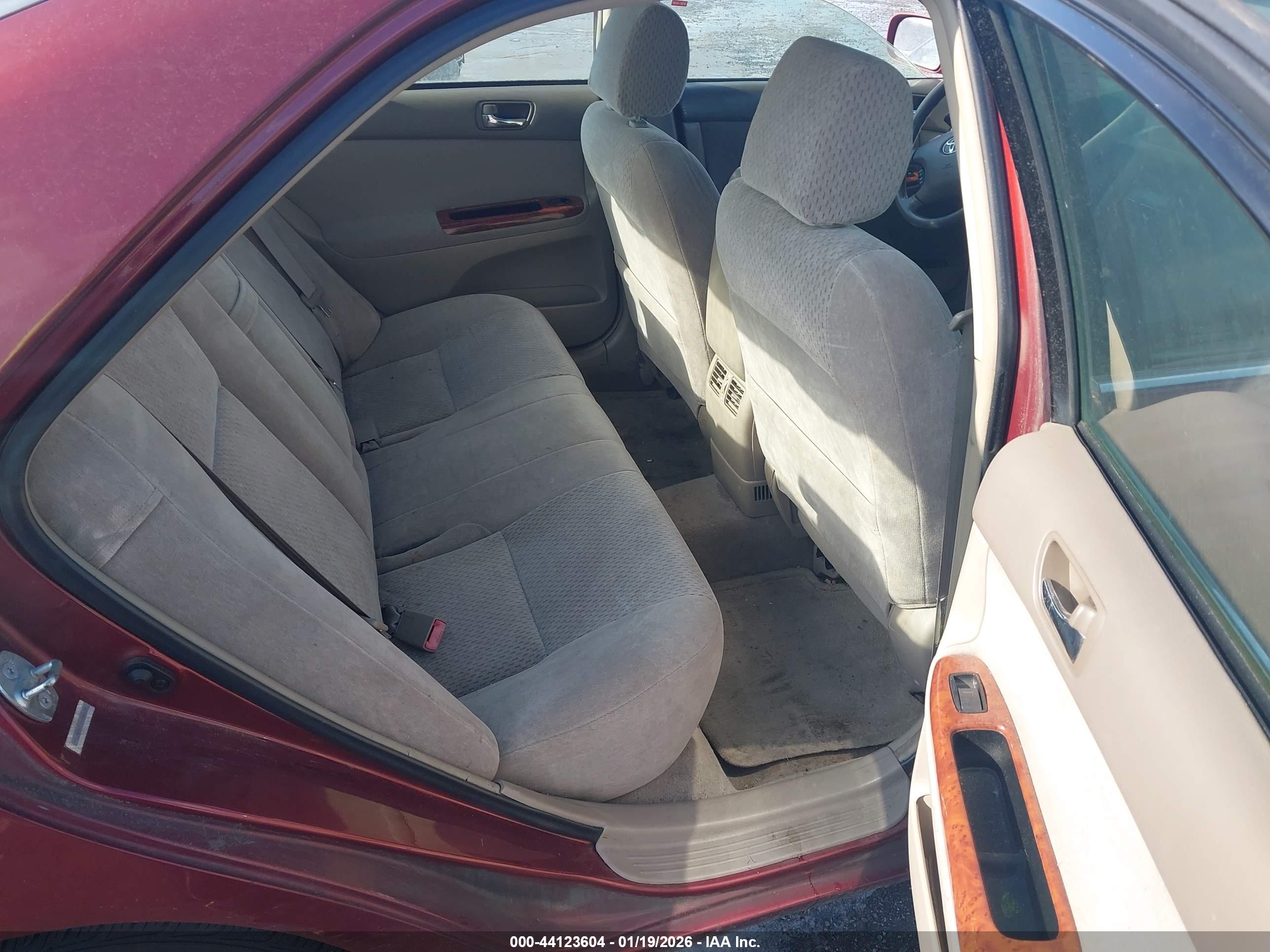 TOYOTA CAMRY image 8