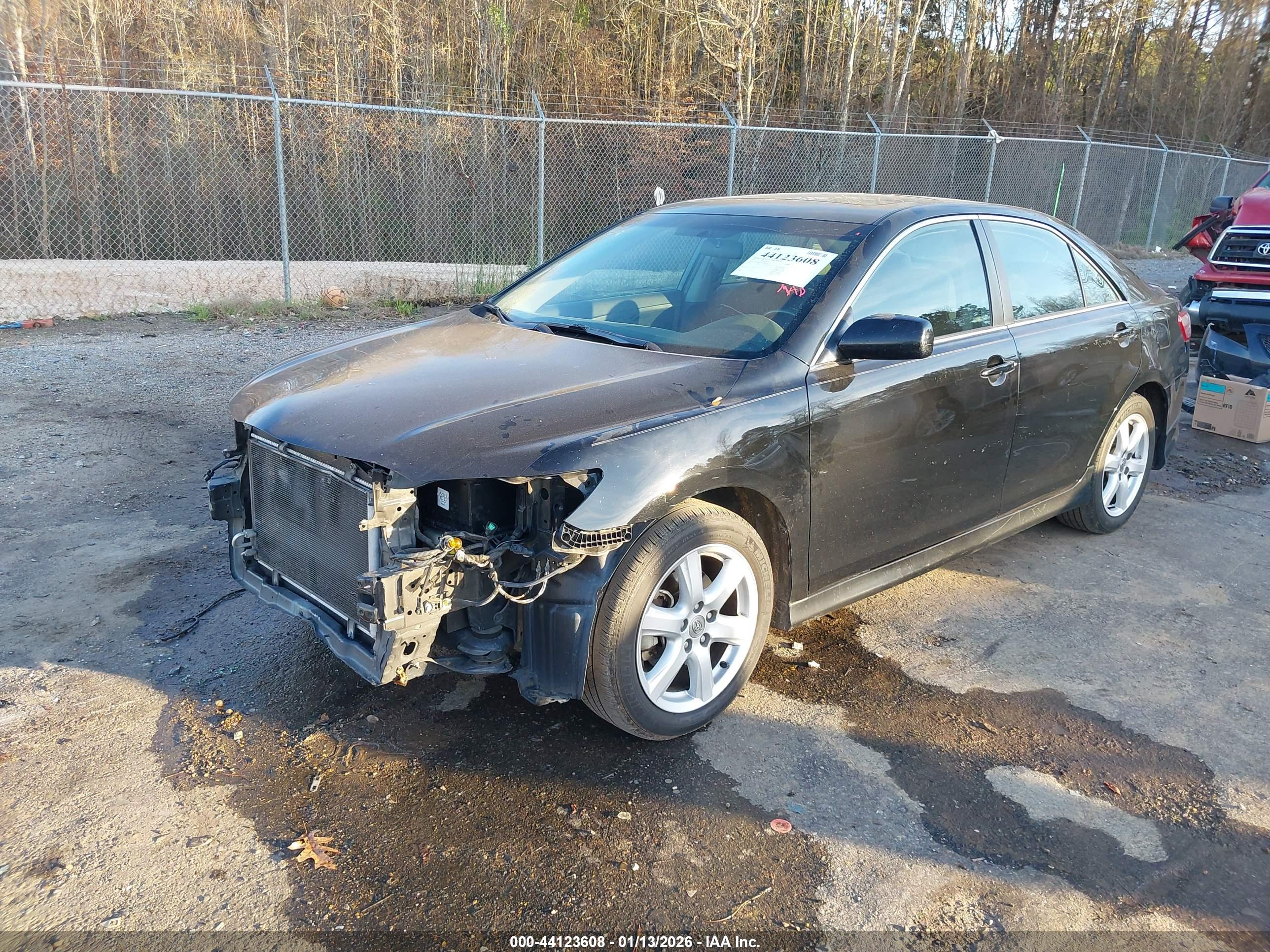 TOYOTA CAMRY image 2