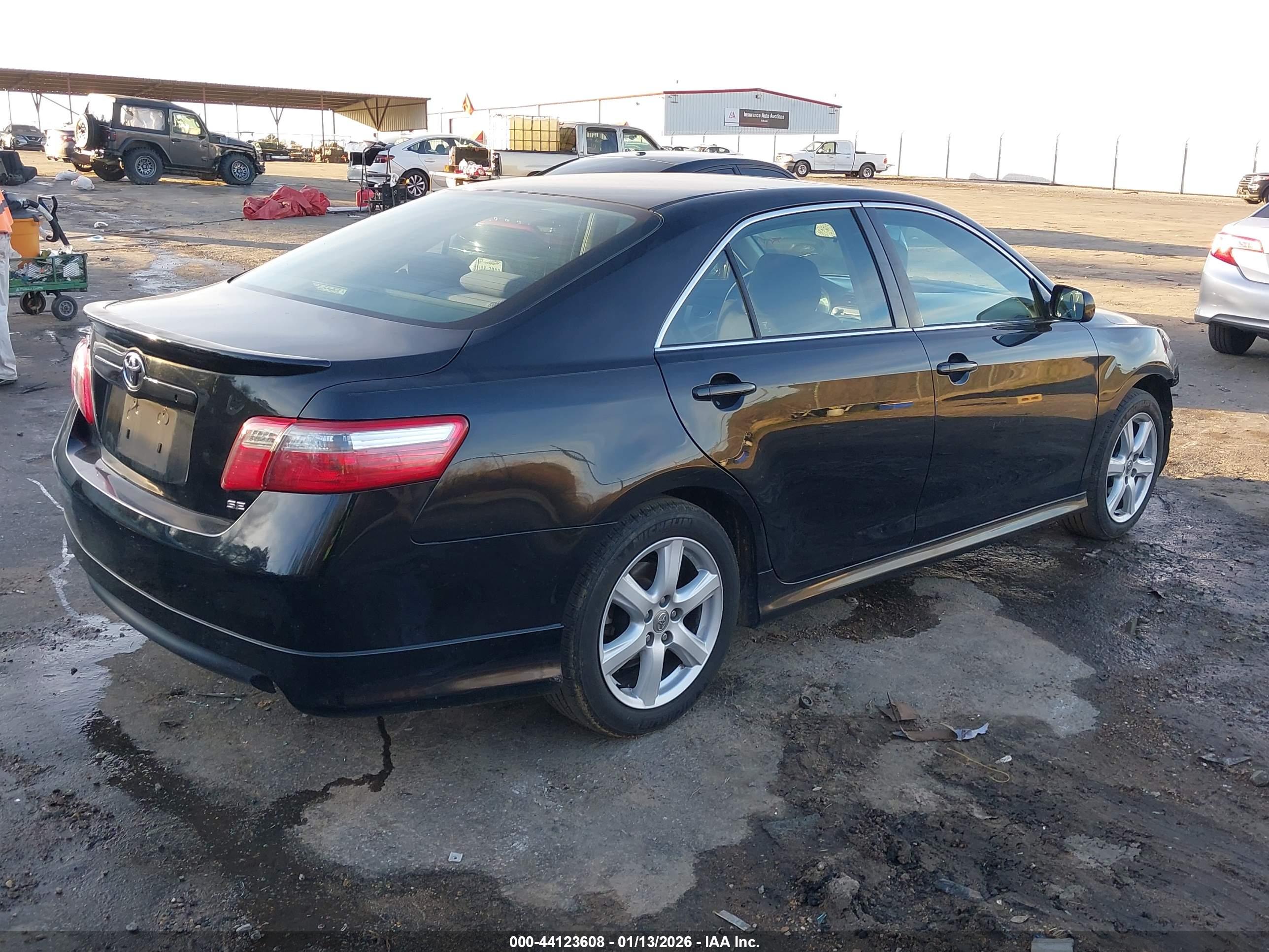TOYOTA CAMRY image 4