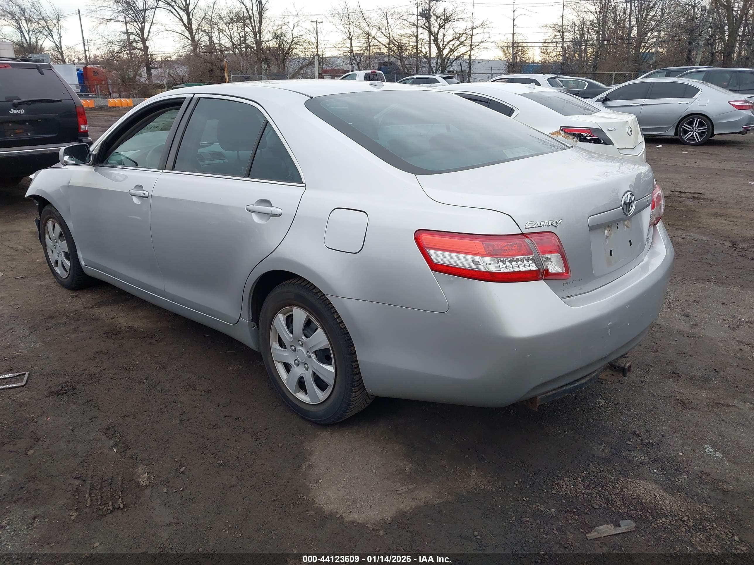 TOYOTA CAMRY image 3