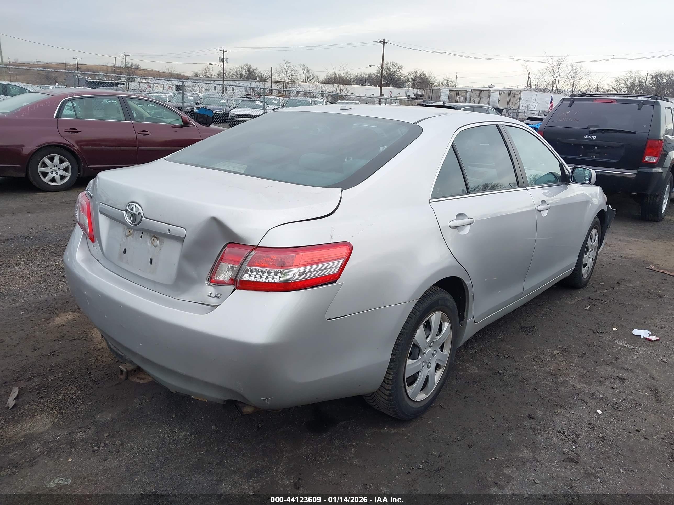 TOYOTA CAMRY image 4