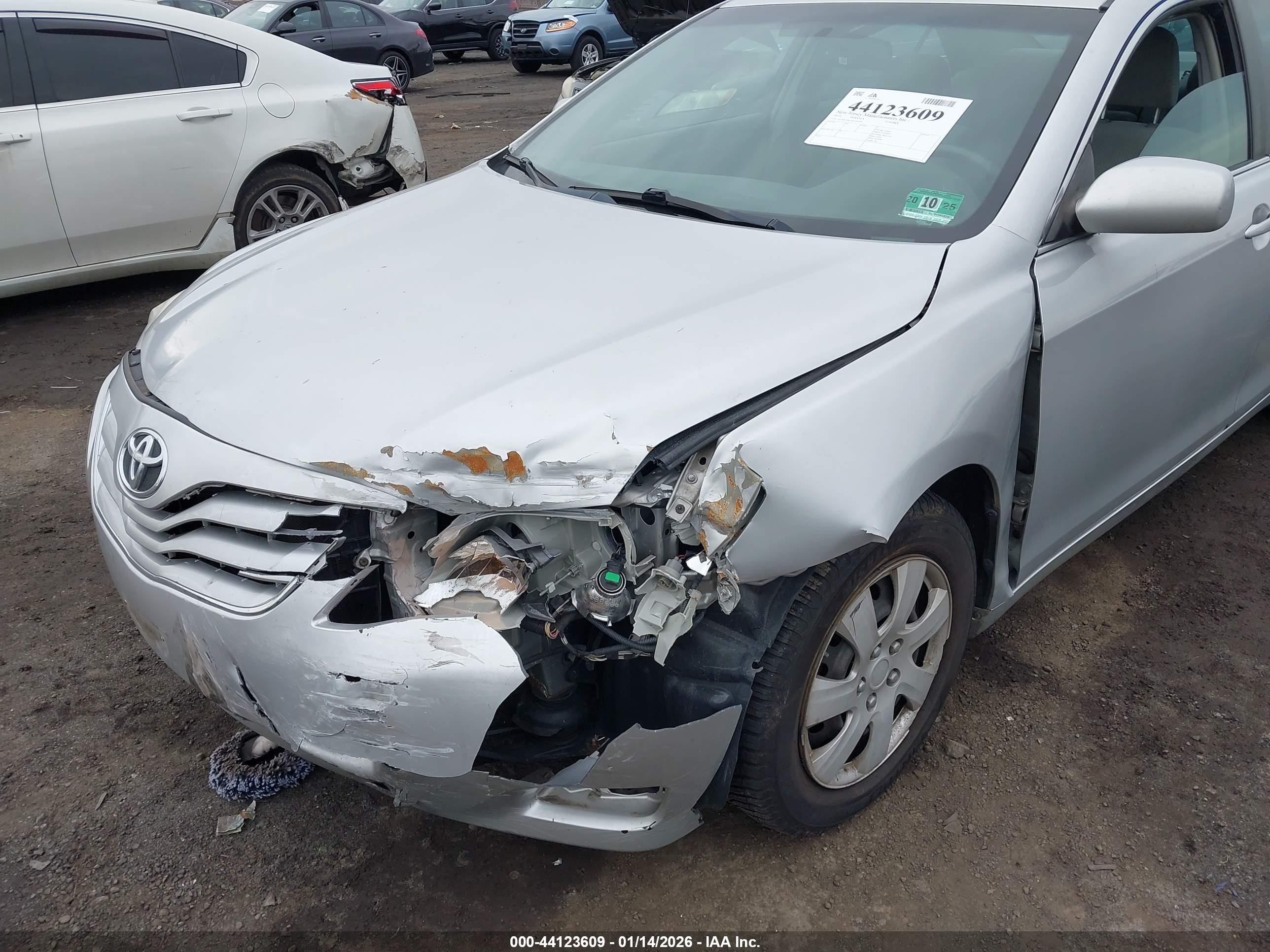 TOYOTA CAMRY image 6