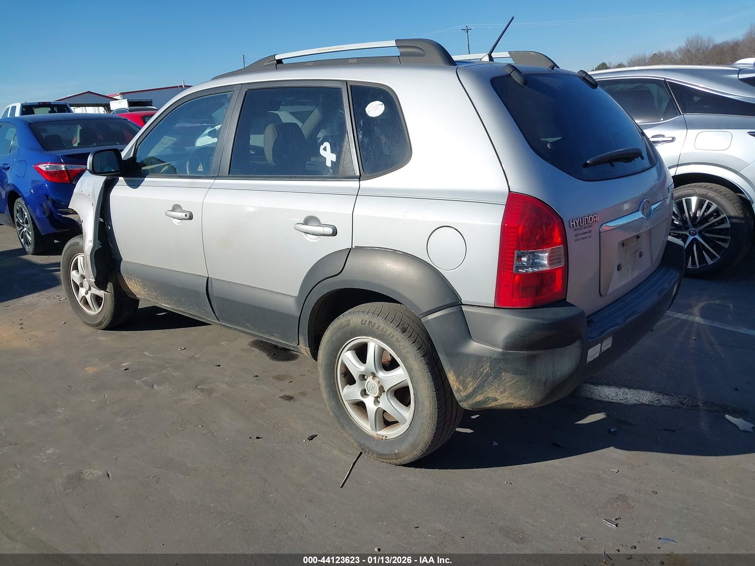 HYUNDAI TUCSON image 3