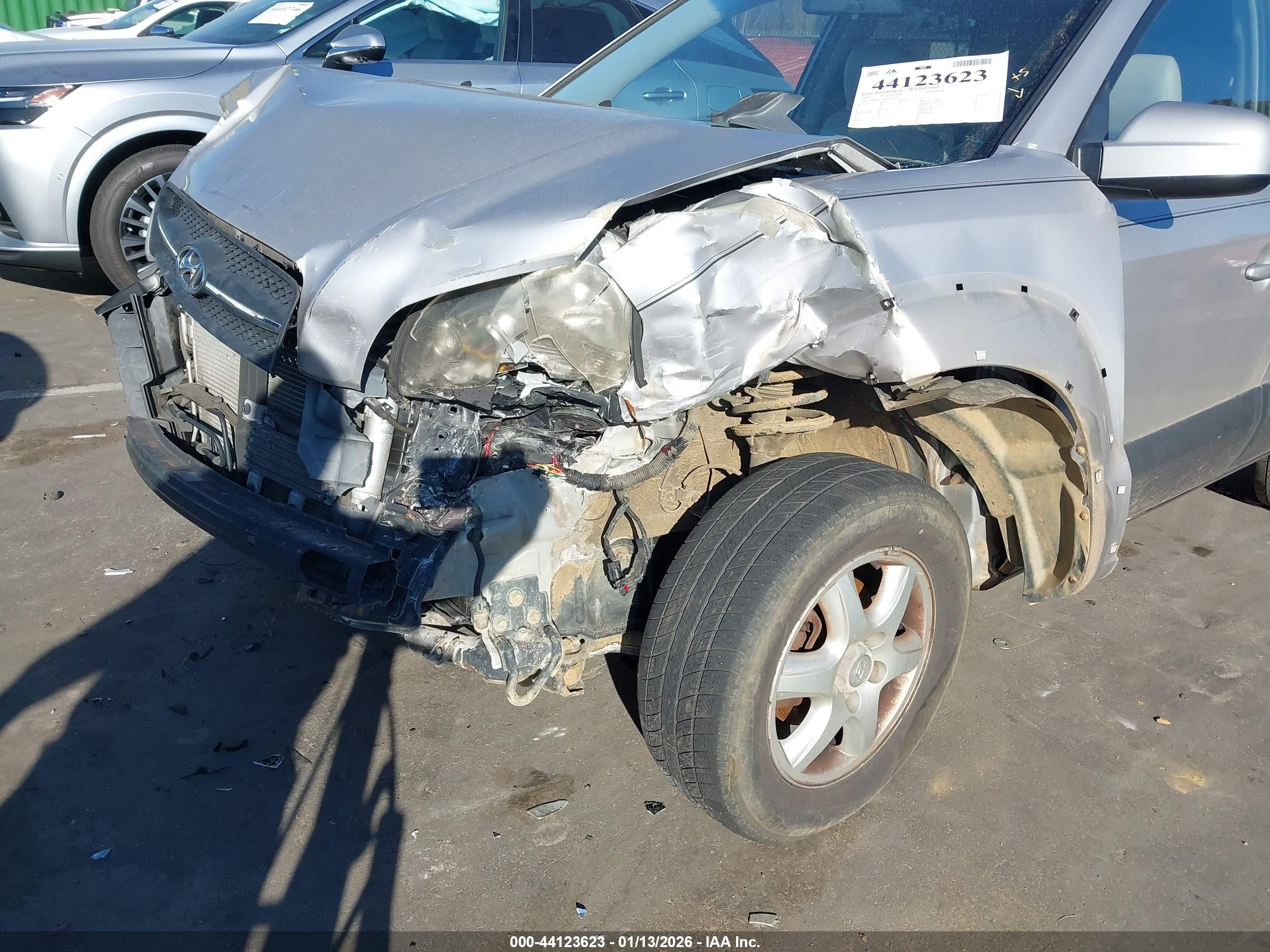 HYUNDAI TUCSON image 6