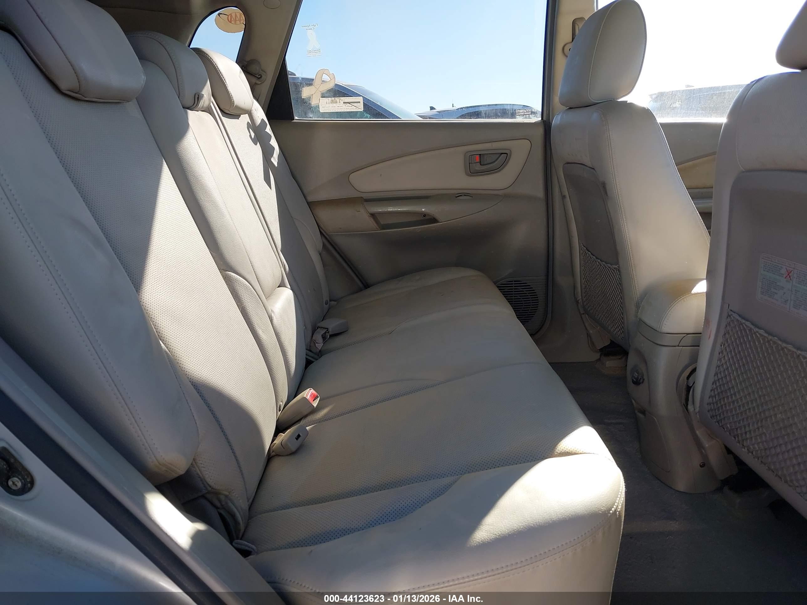 HYUNDAI TUCSON image 8