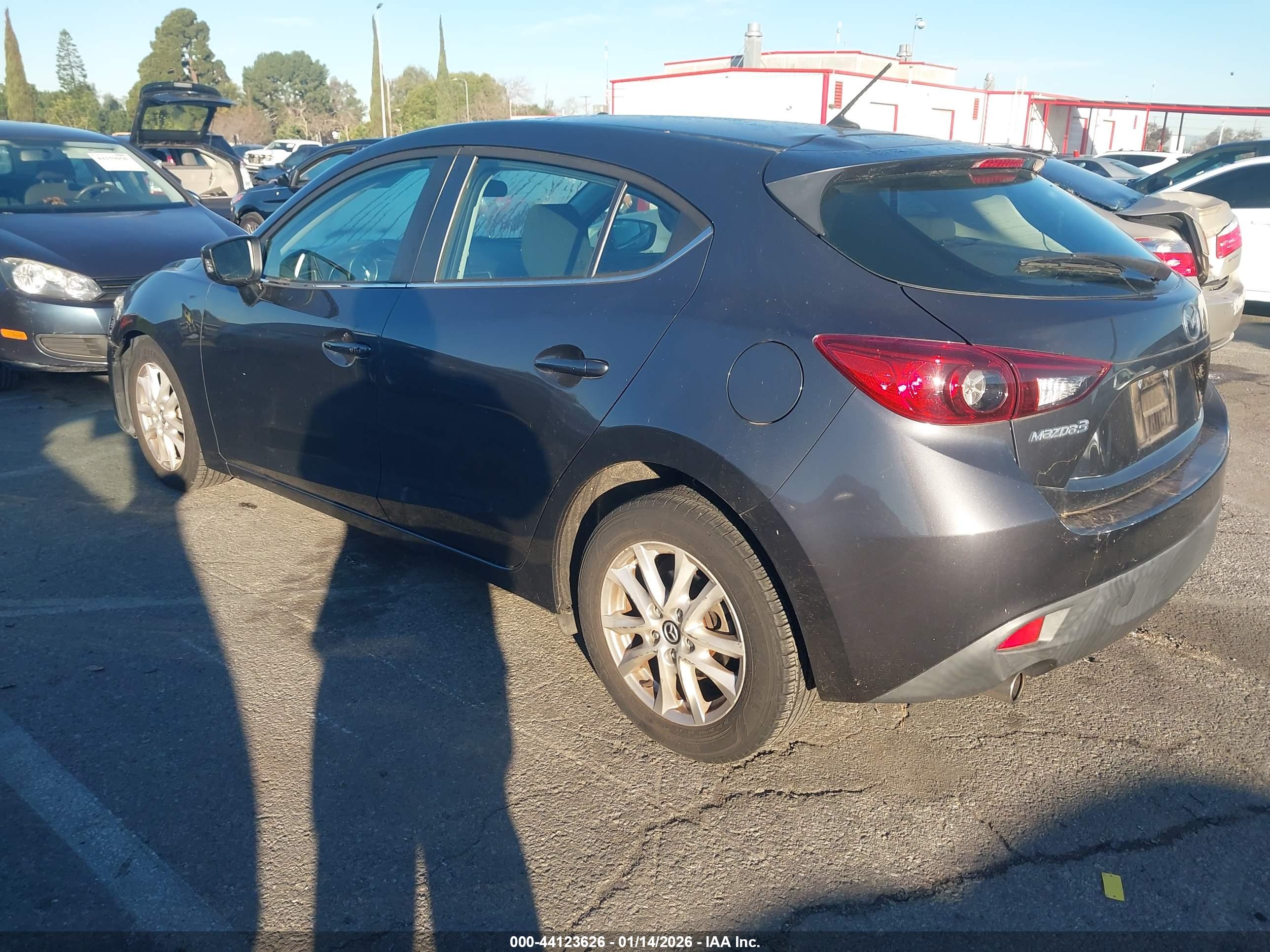 MAZDA MAZDA3 image 3