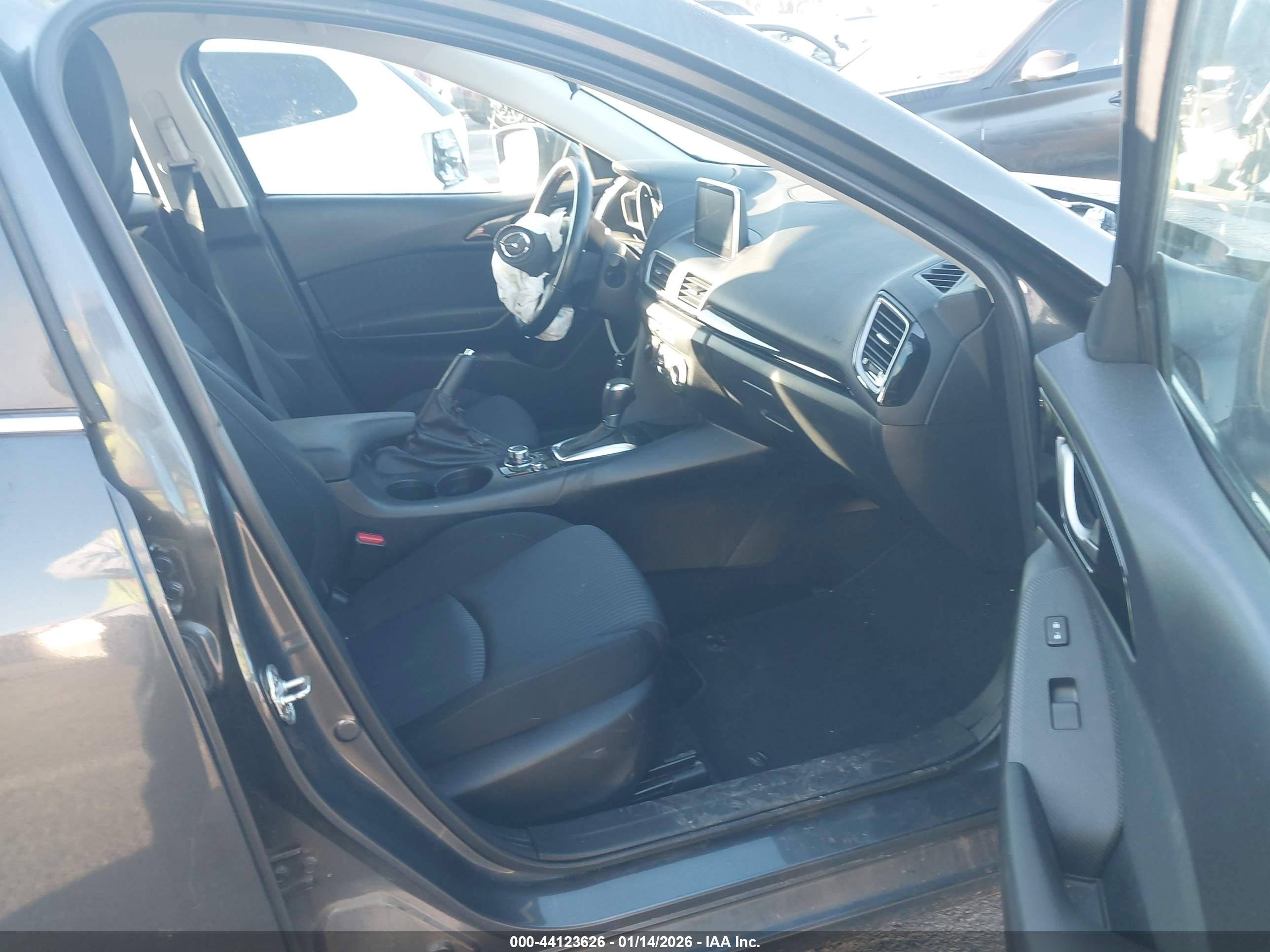 MAZDA MAZDA3 image 5