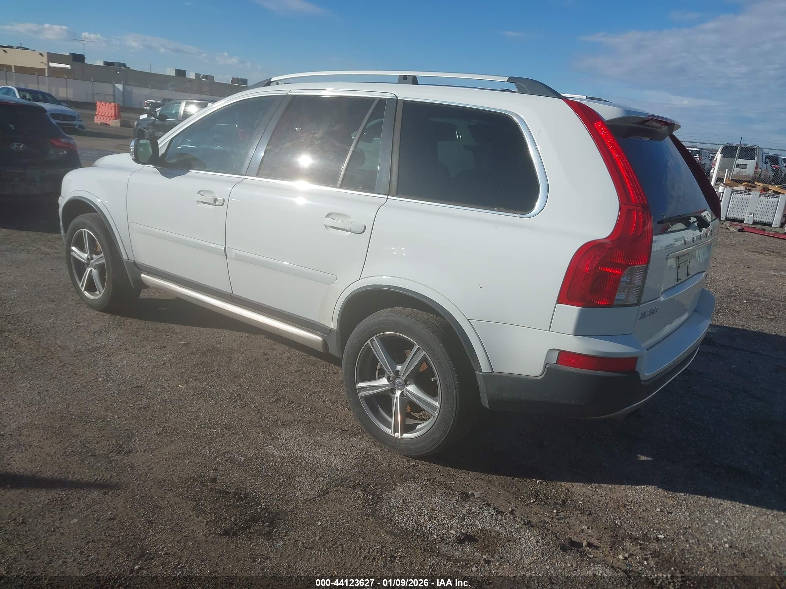 VOLVO XC90 image 3