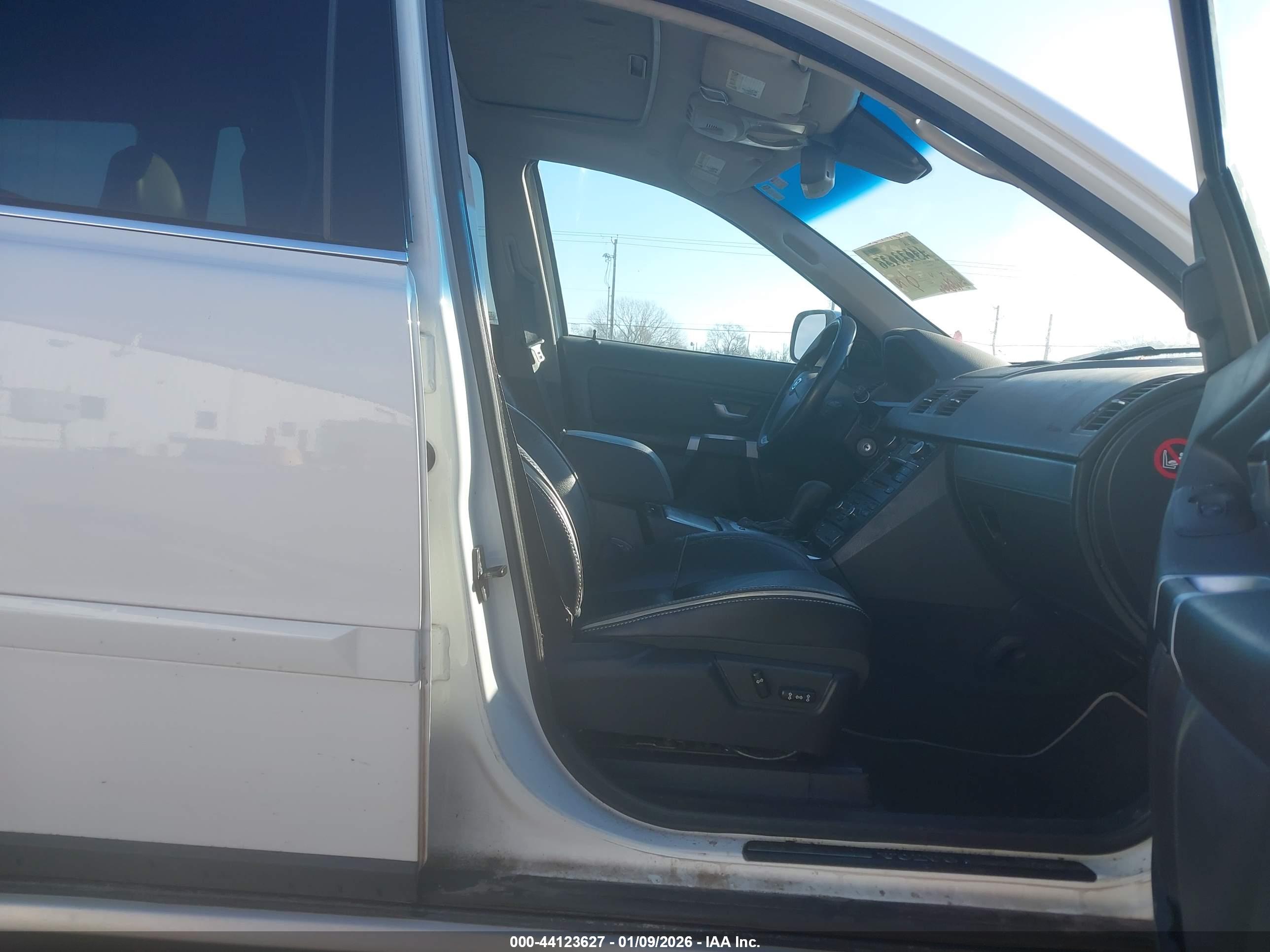 VOLVO XC90 image 5
