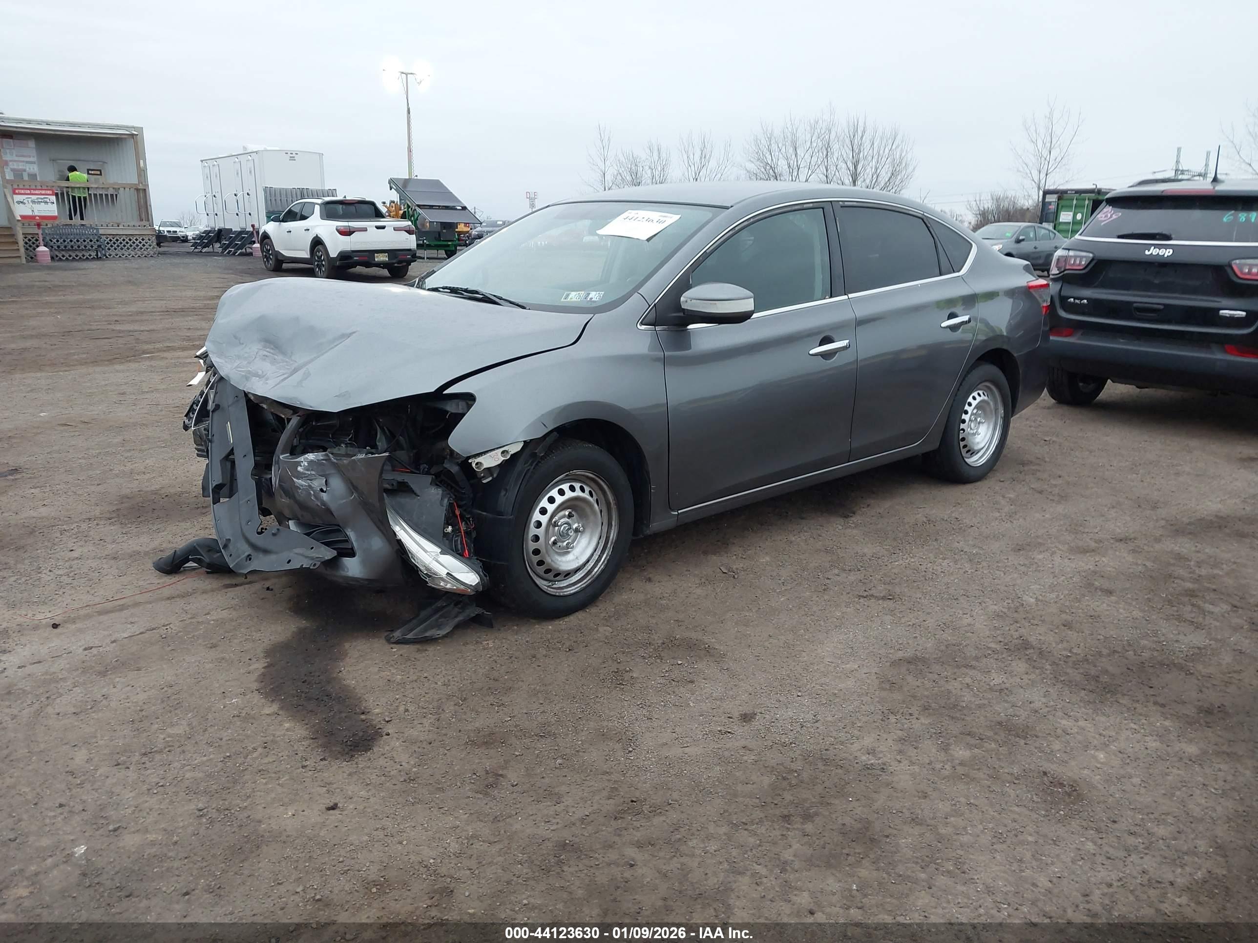 NISSAN SENTRA image 2