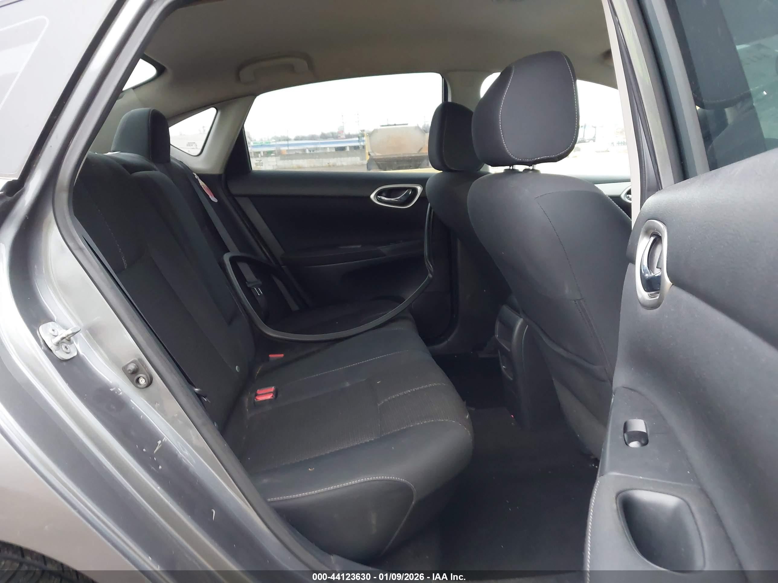 NISSAN SENTRA image 8
