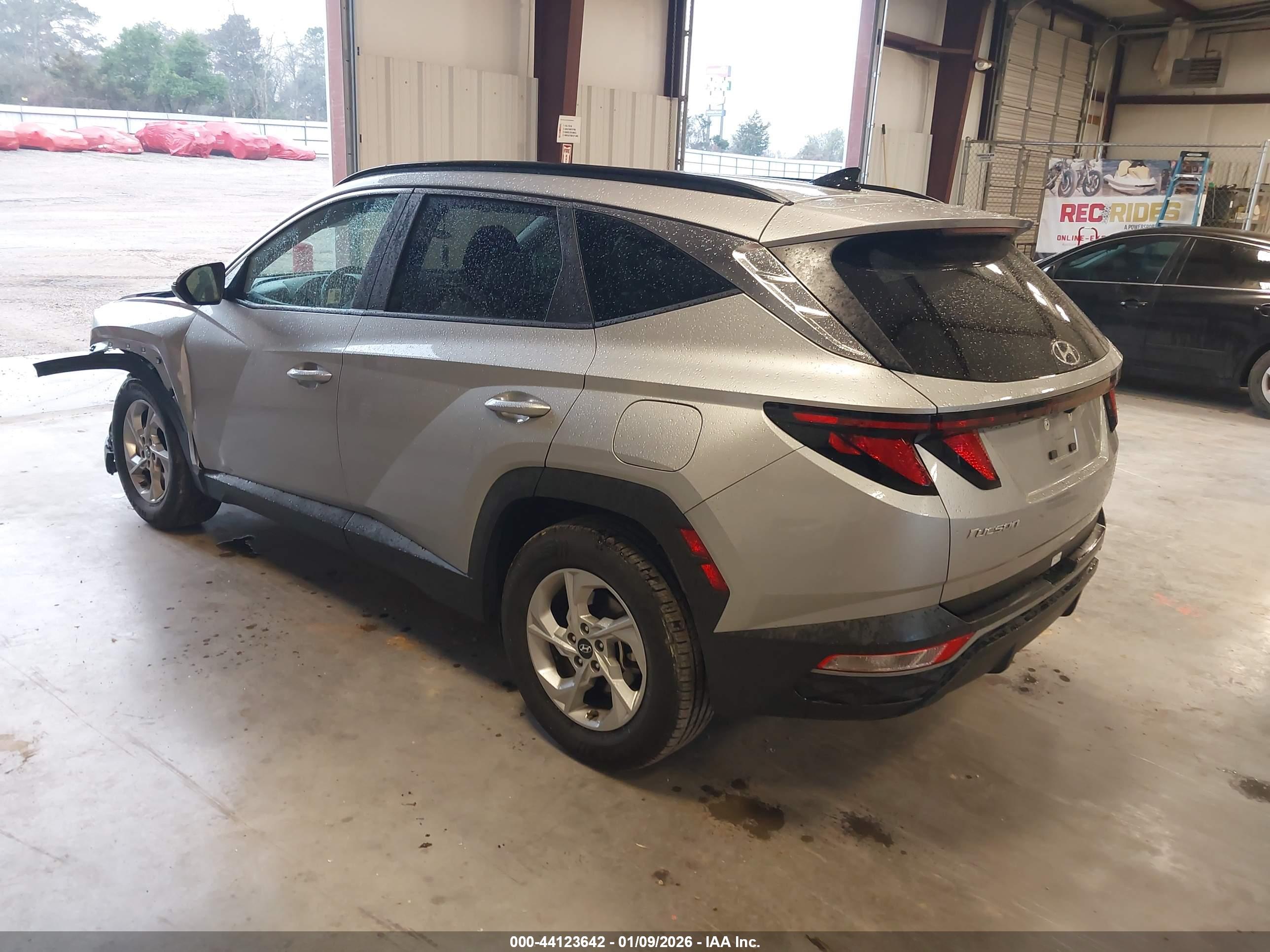 HYUNDAI TUCSON image 3