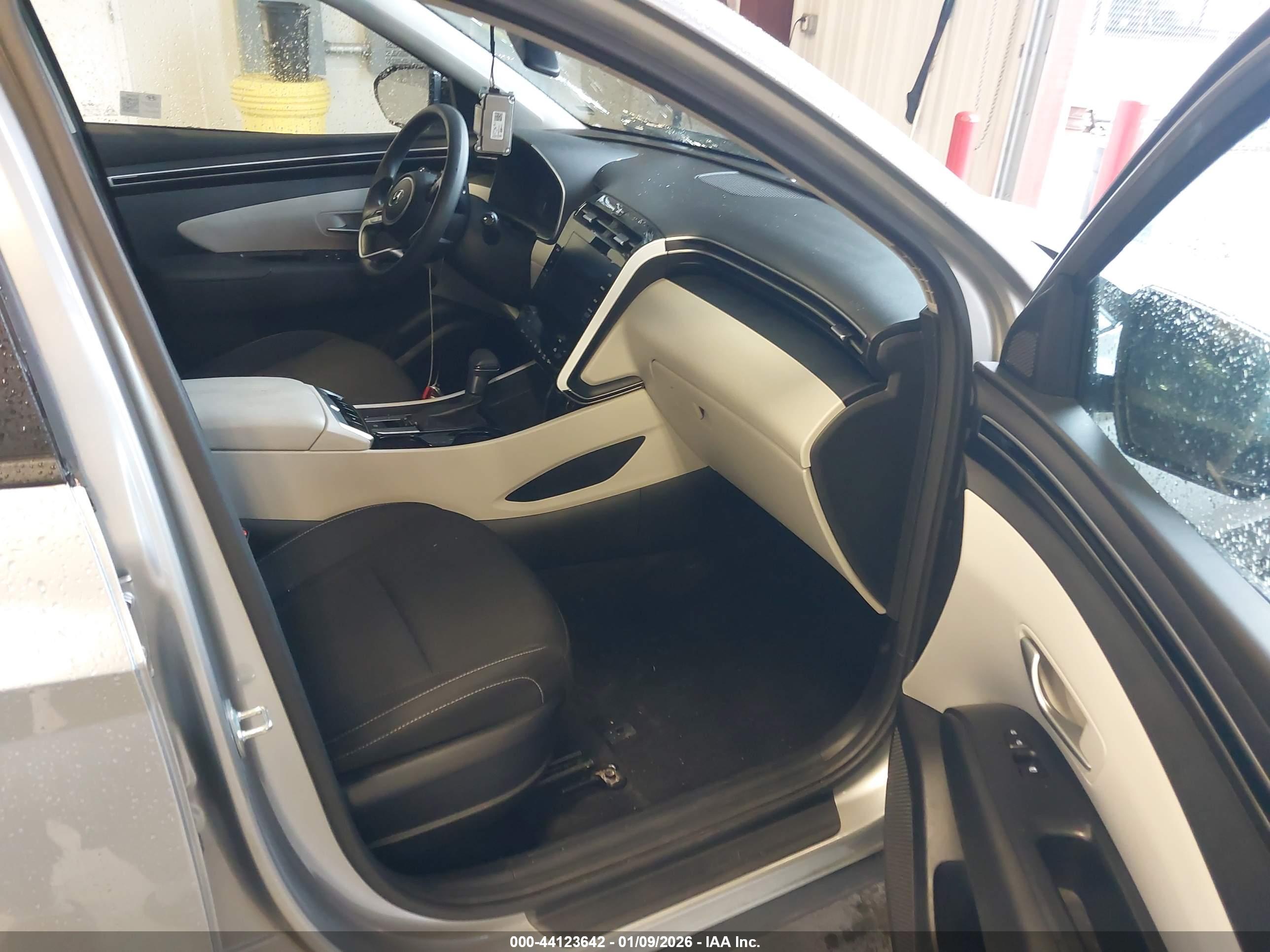 HYUNDAI TUCSON image 5
