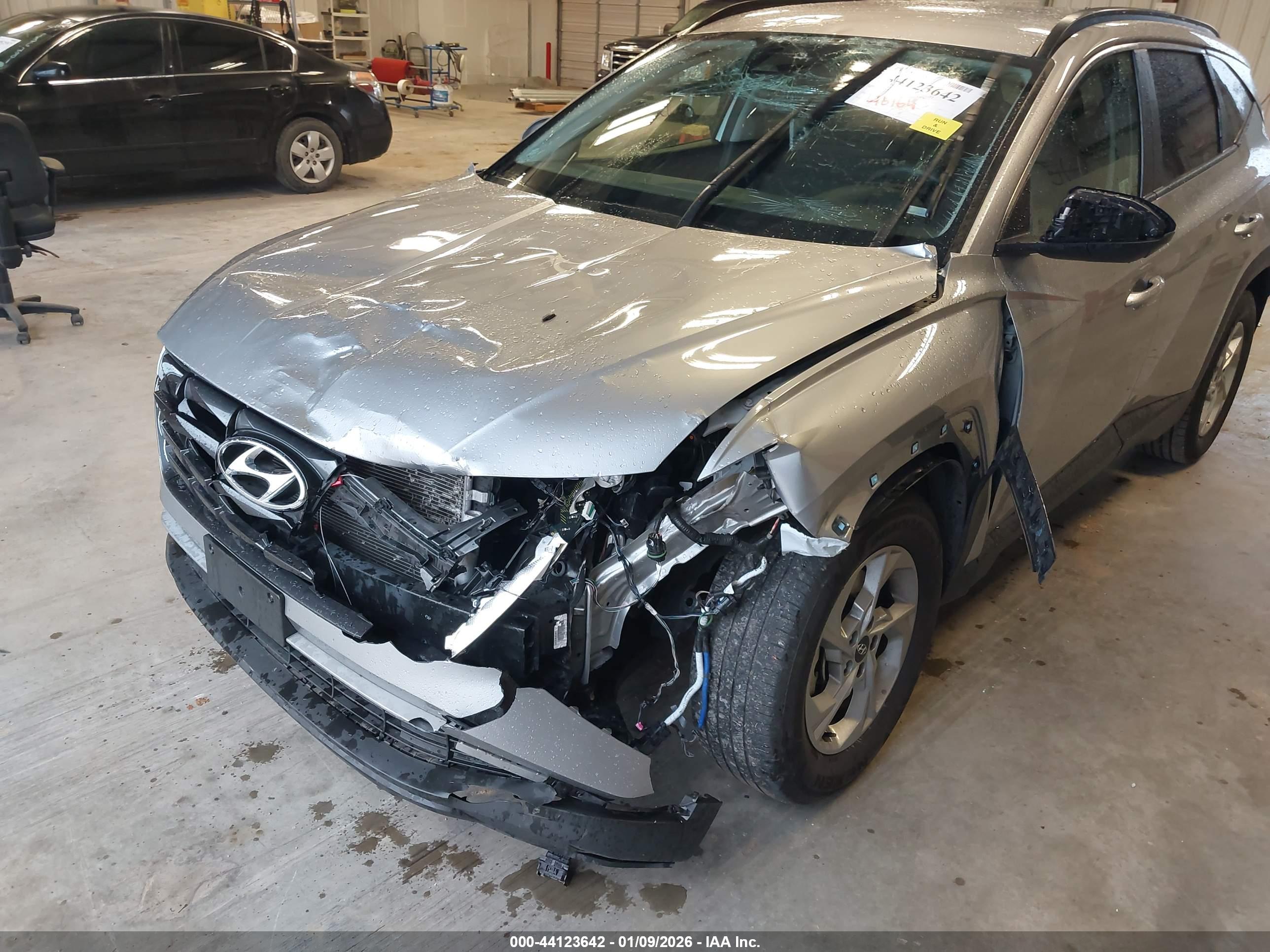 HYUNDAI TUCSON image 6