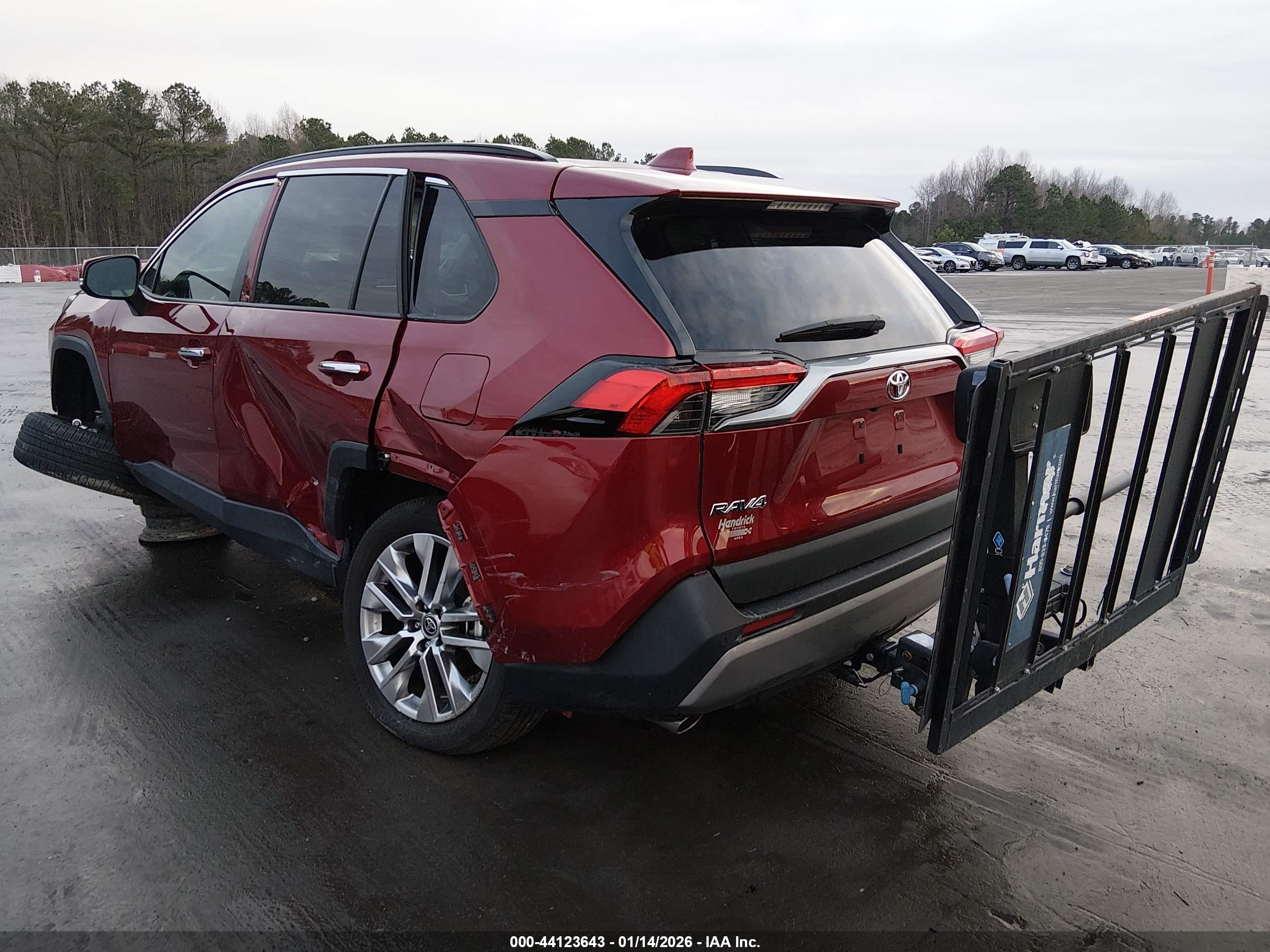 TOYOTA RAV4 image 3