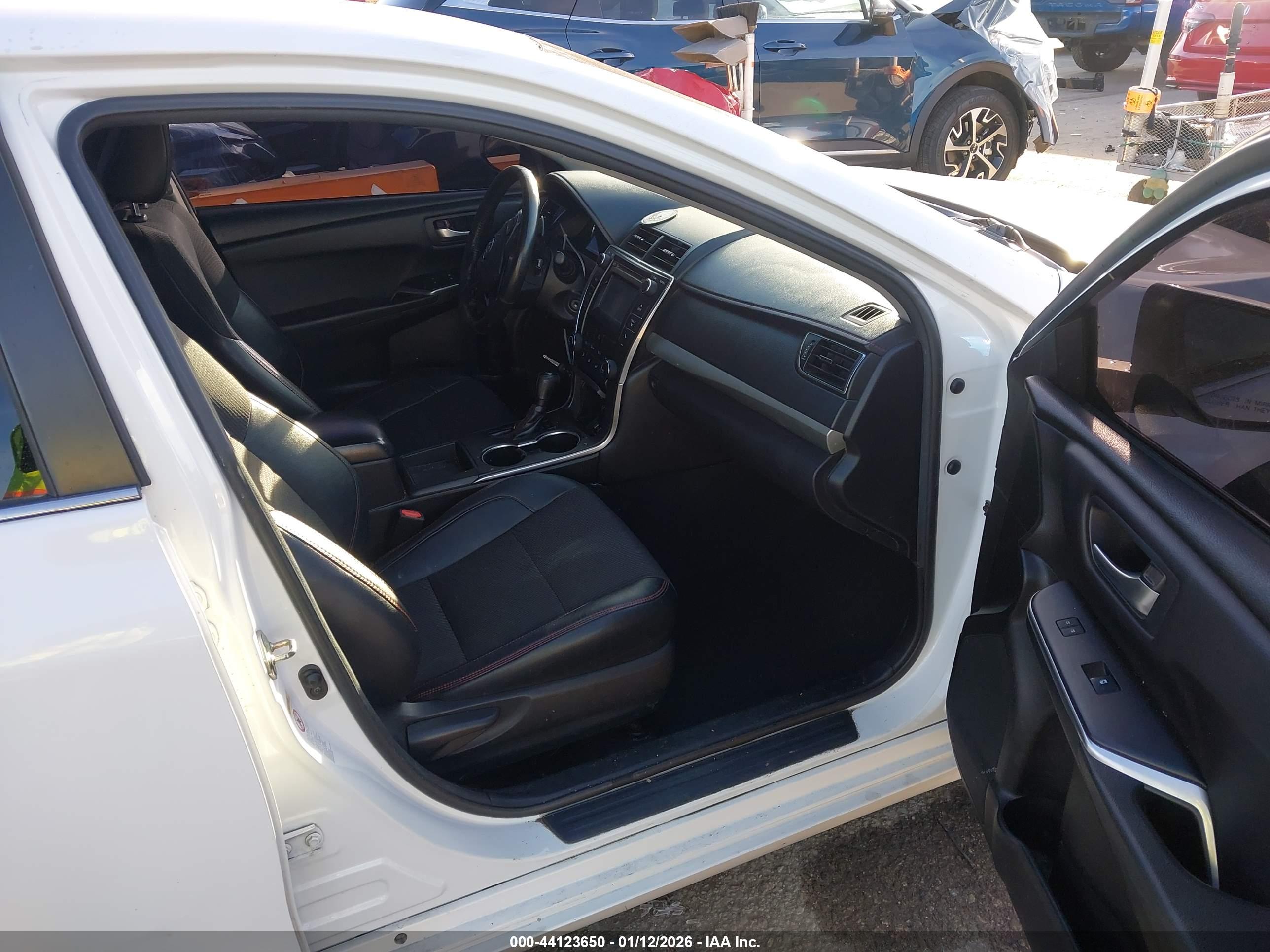TOYOTA CAMRY image 5