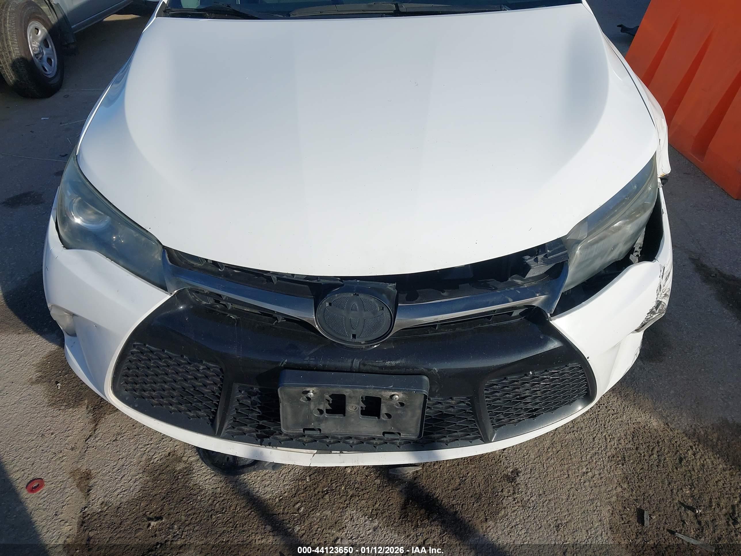 TOYOTA CAMRY image 6
