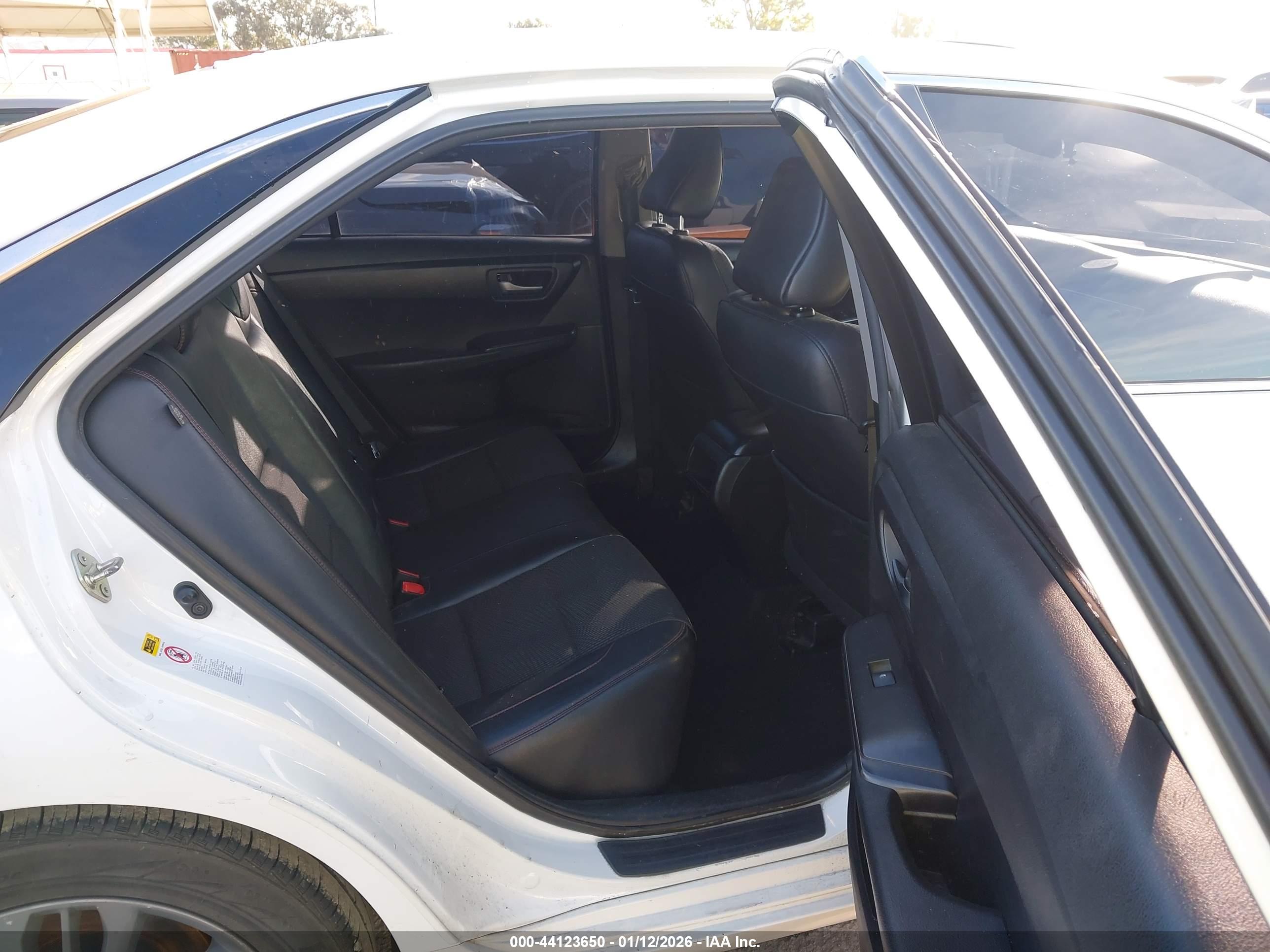 TOYOTA CAMRY image 8