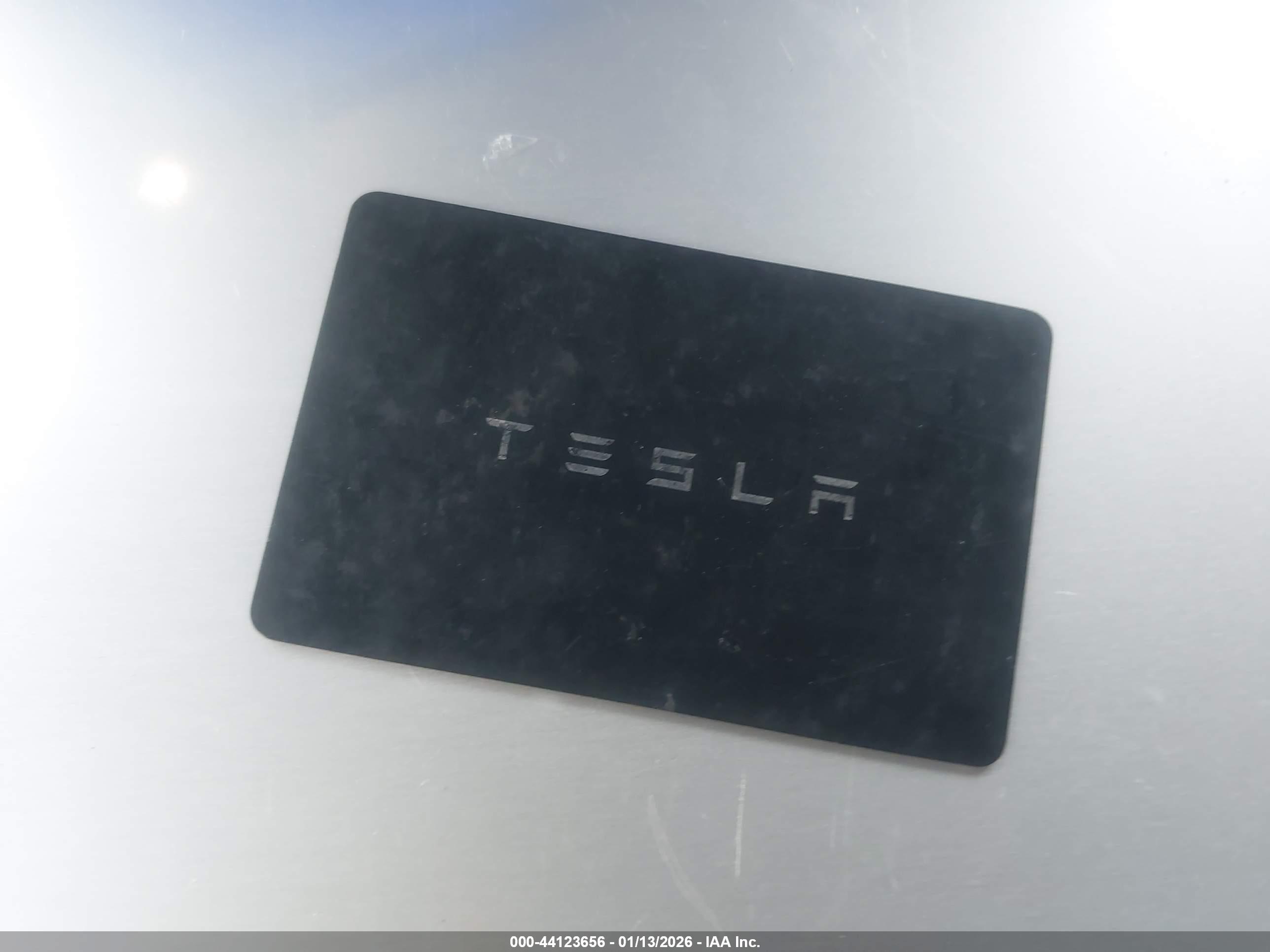 TESLA MODEL image 11