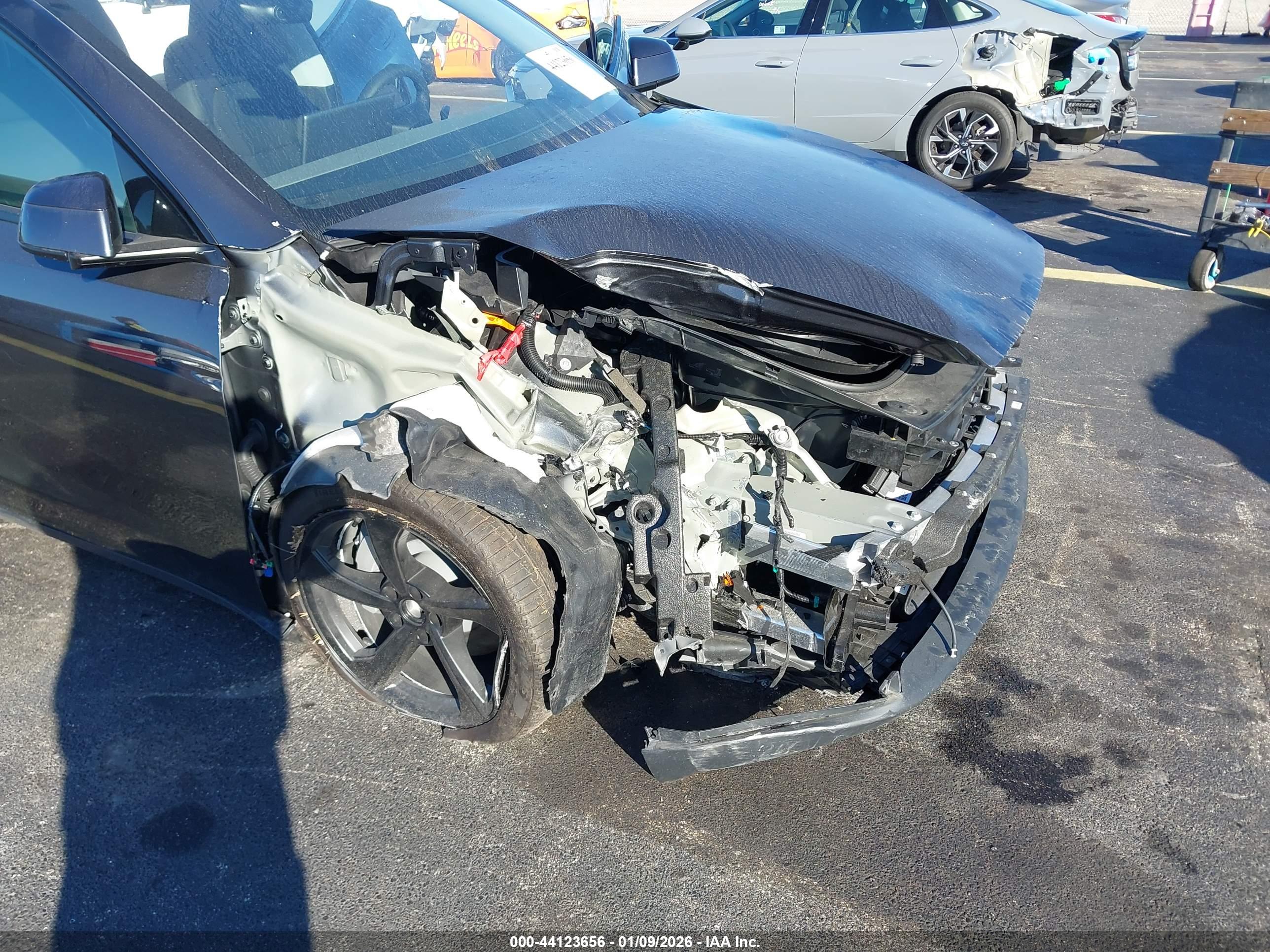TESLA MODEL image 6