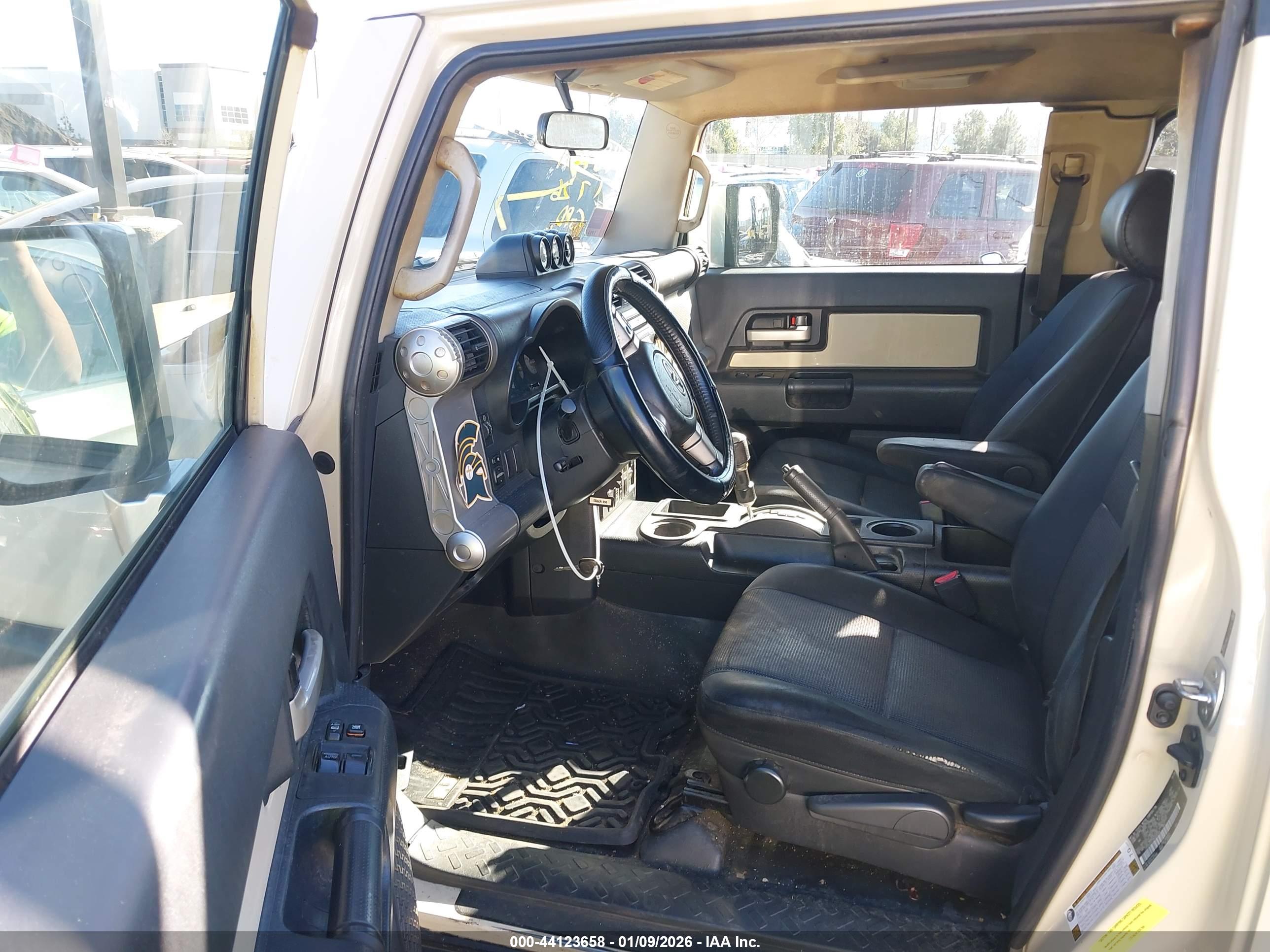 TOYOTA FJ image 5