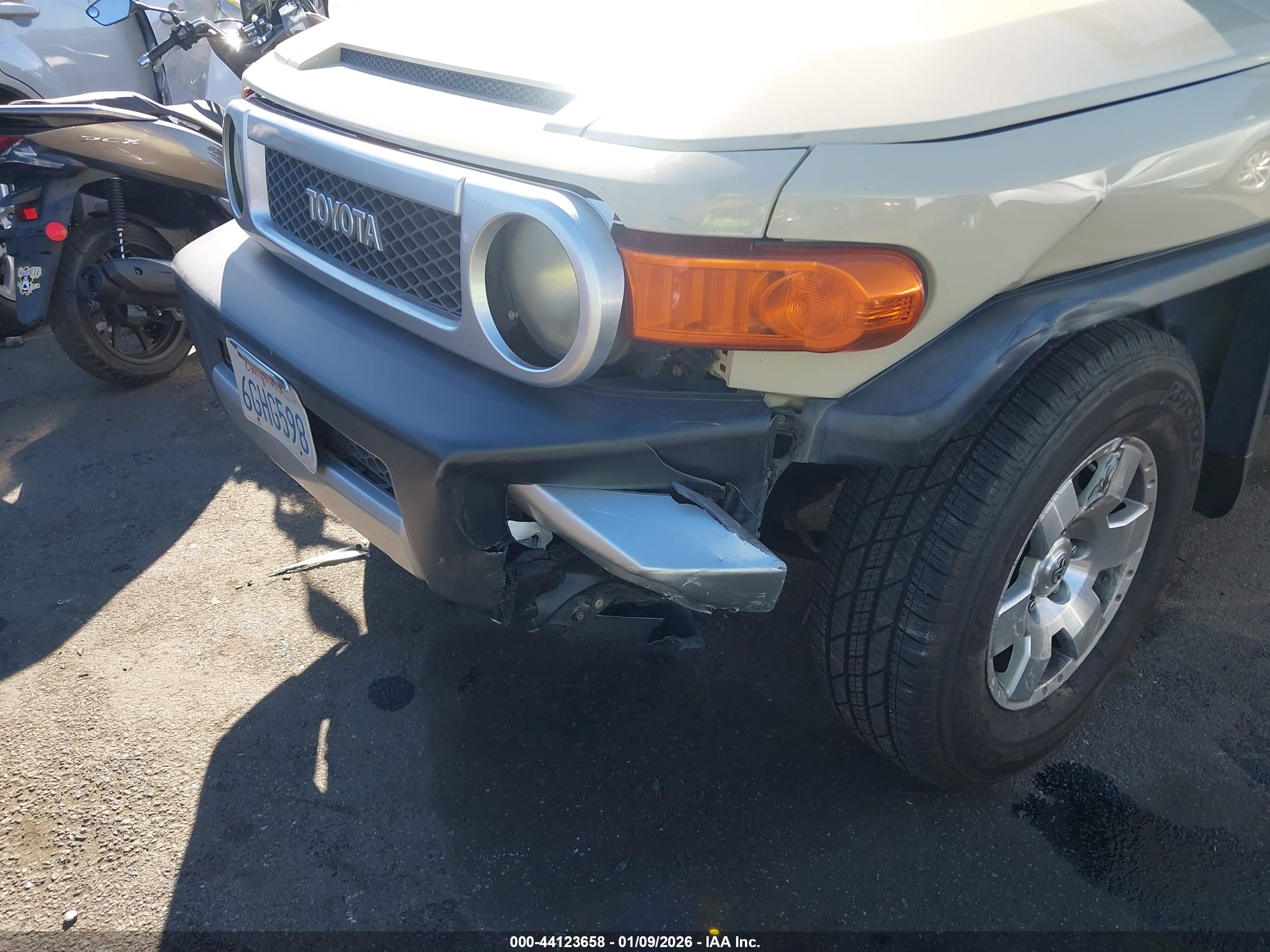 TOYOTA FJ image 6