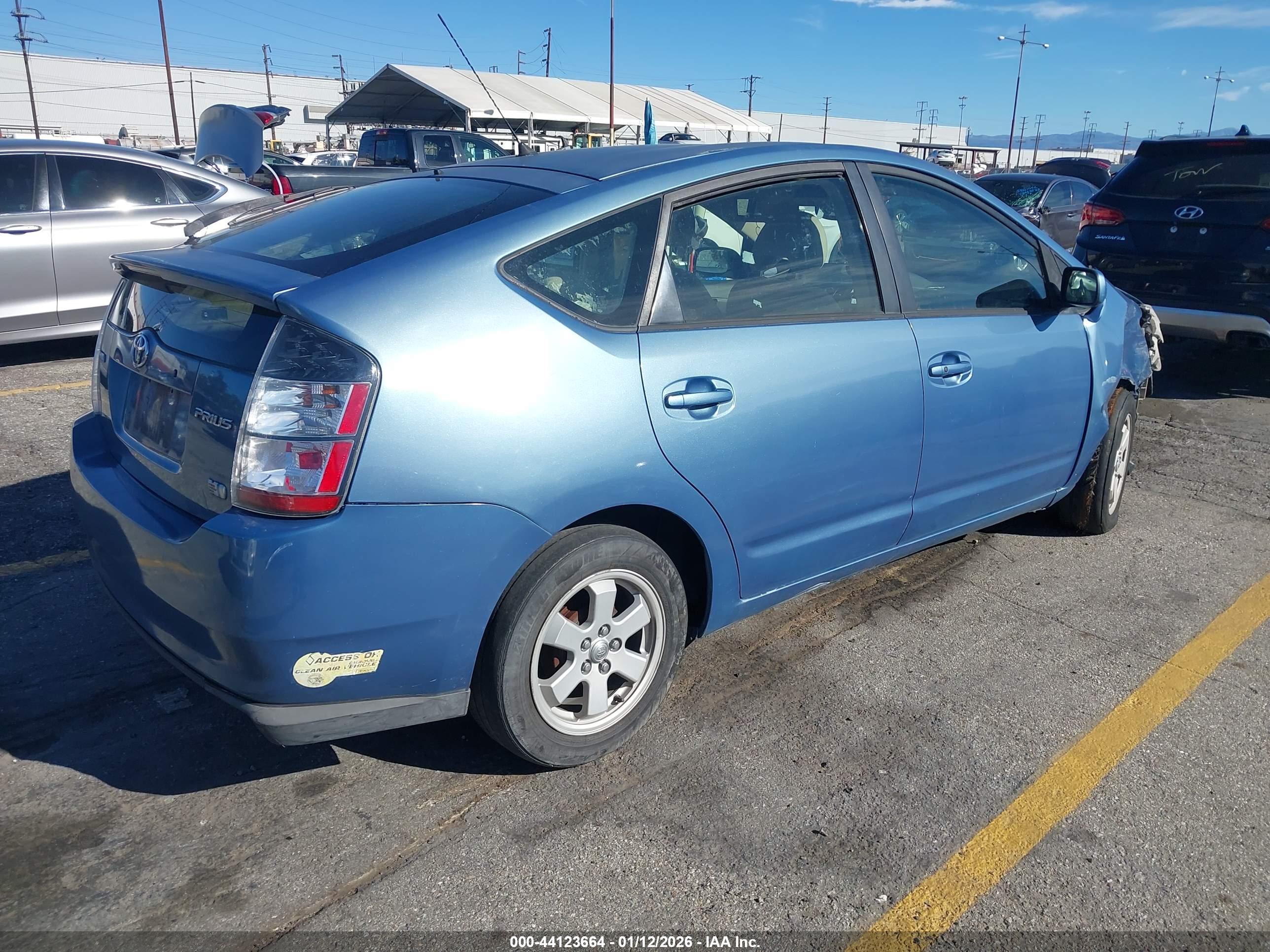 TOYOTA PRIUS image 4
