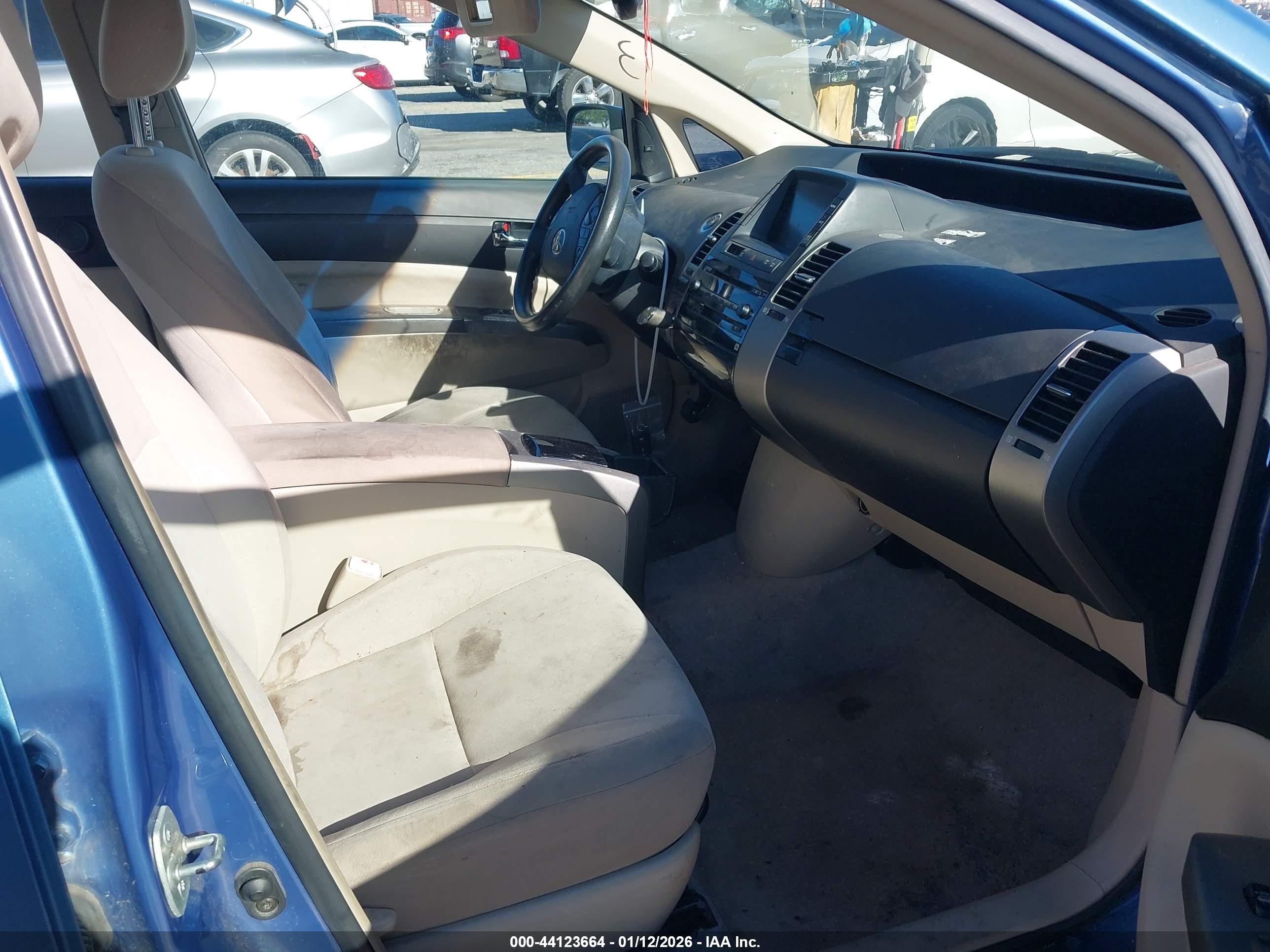 TOYOTA PRIUS image 5
