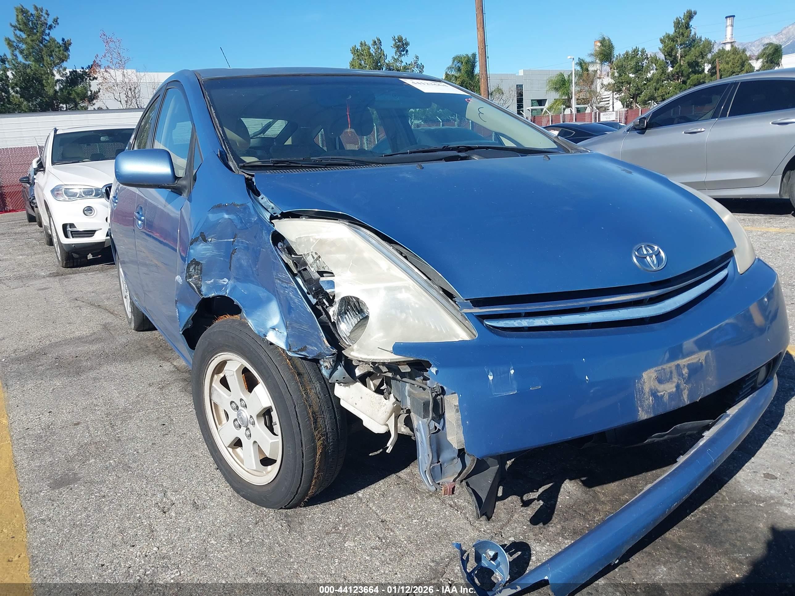 TOYOTA PRIUS image 6