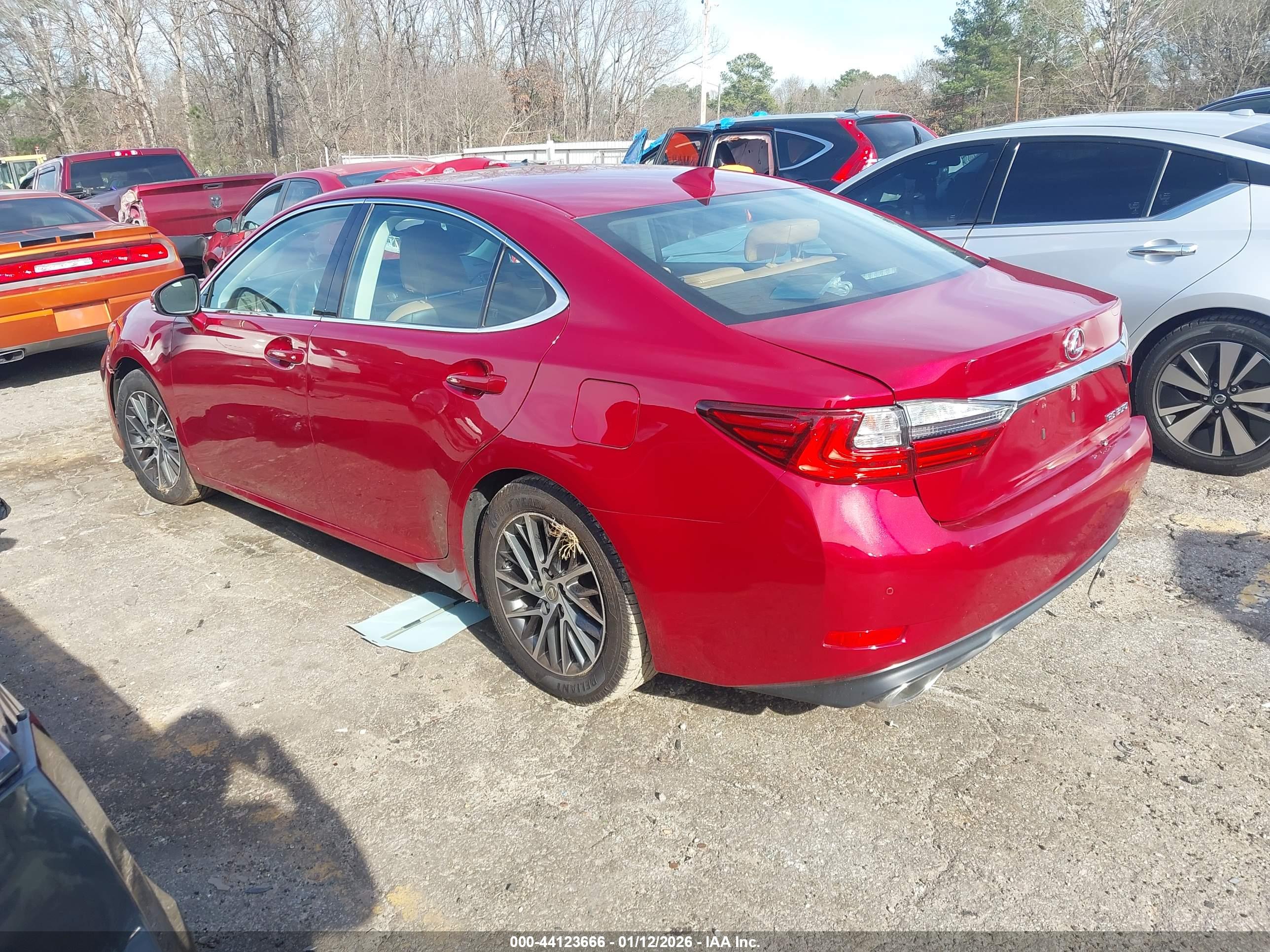 LEXUS ES image 3