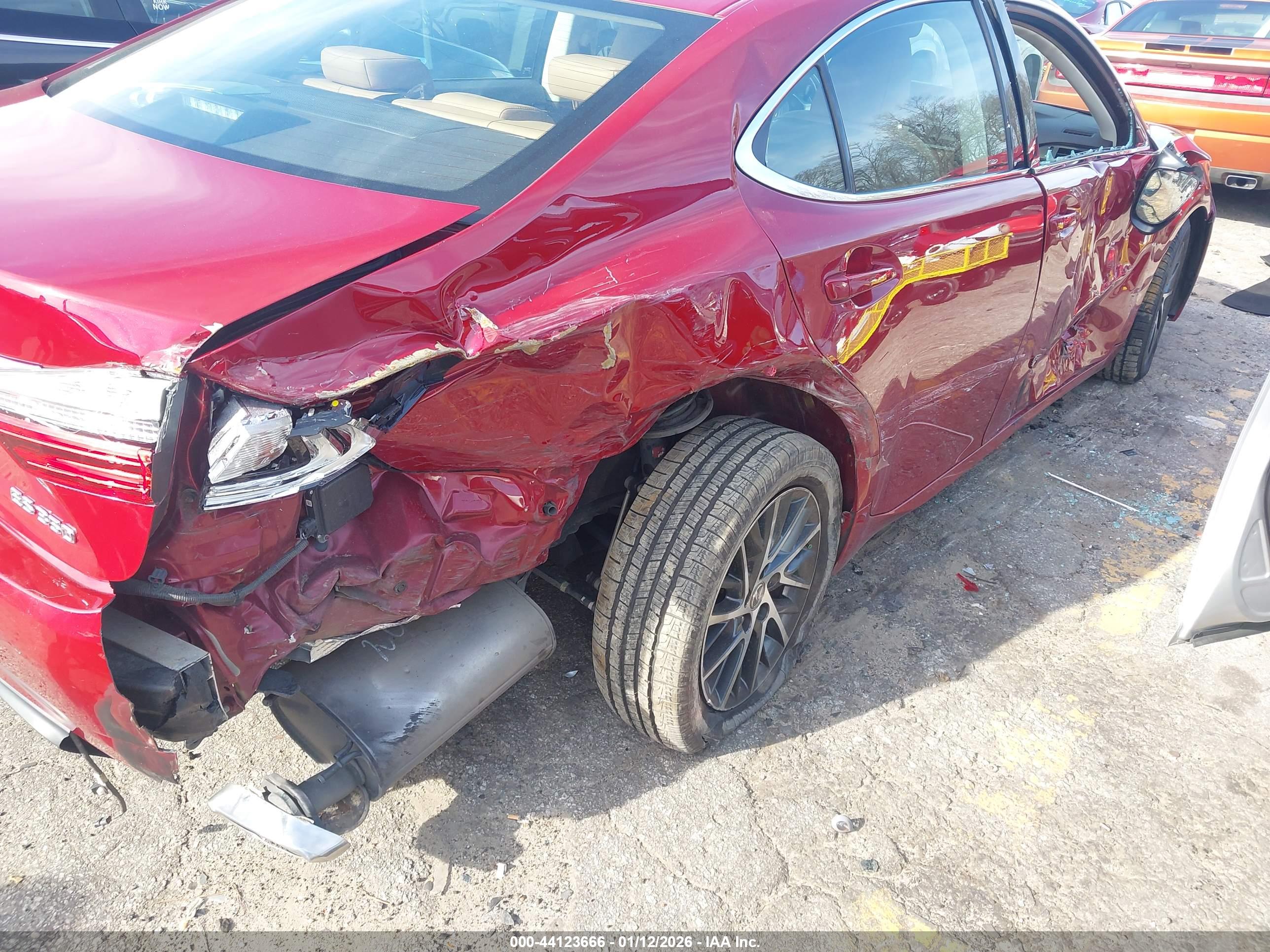 LEXUS ES image 6