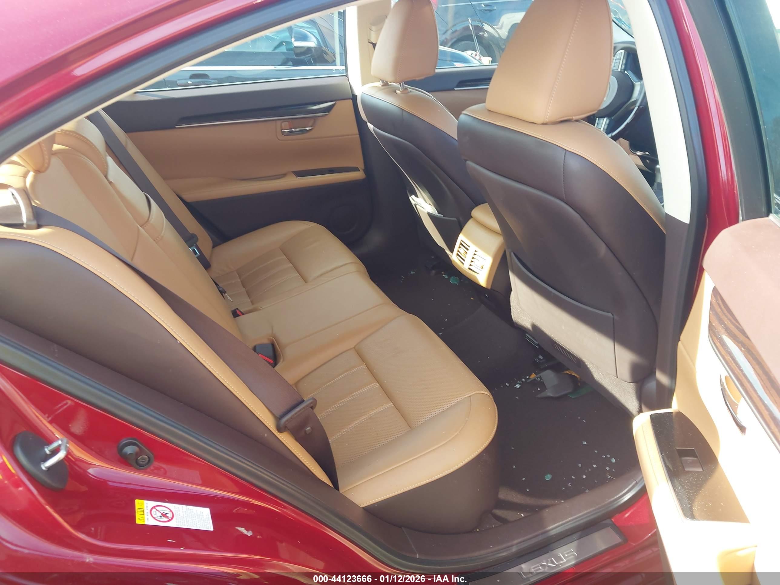 LEXUS ES image 8