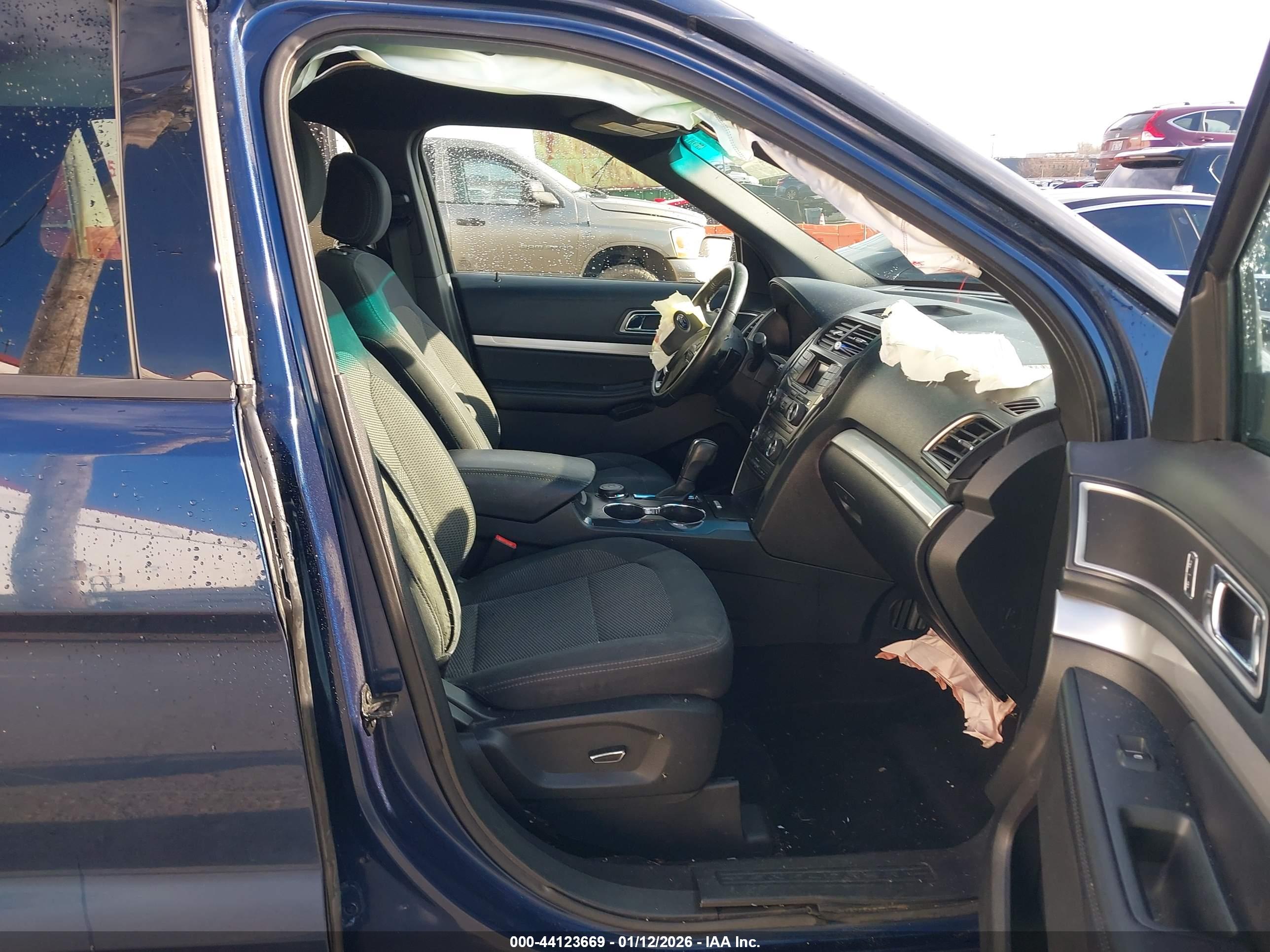 FORD EXPLORER image 5